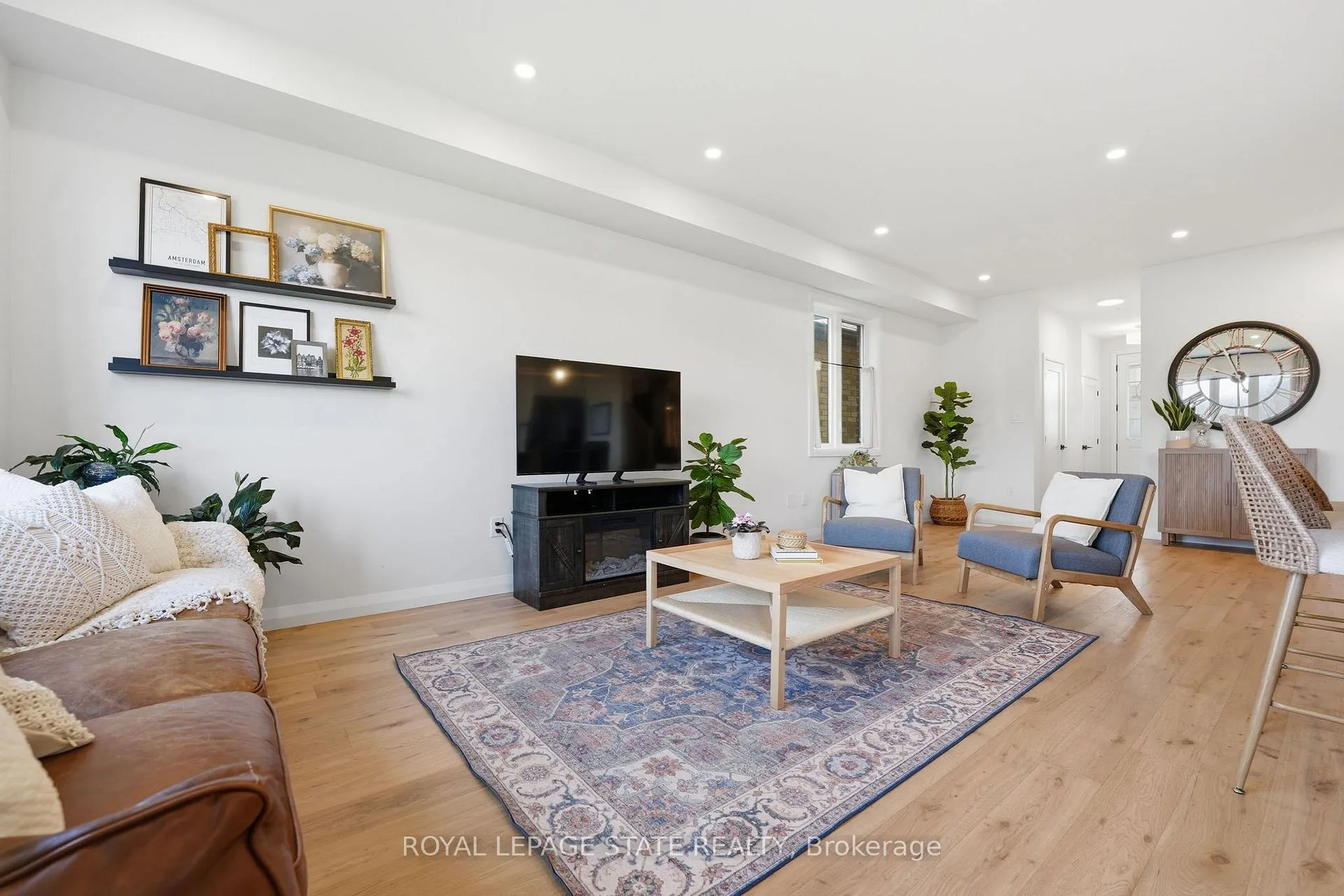 Photo 12 of 239 Alessio Drive, Hamilton, Sheldon — HOMEH