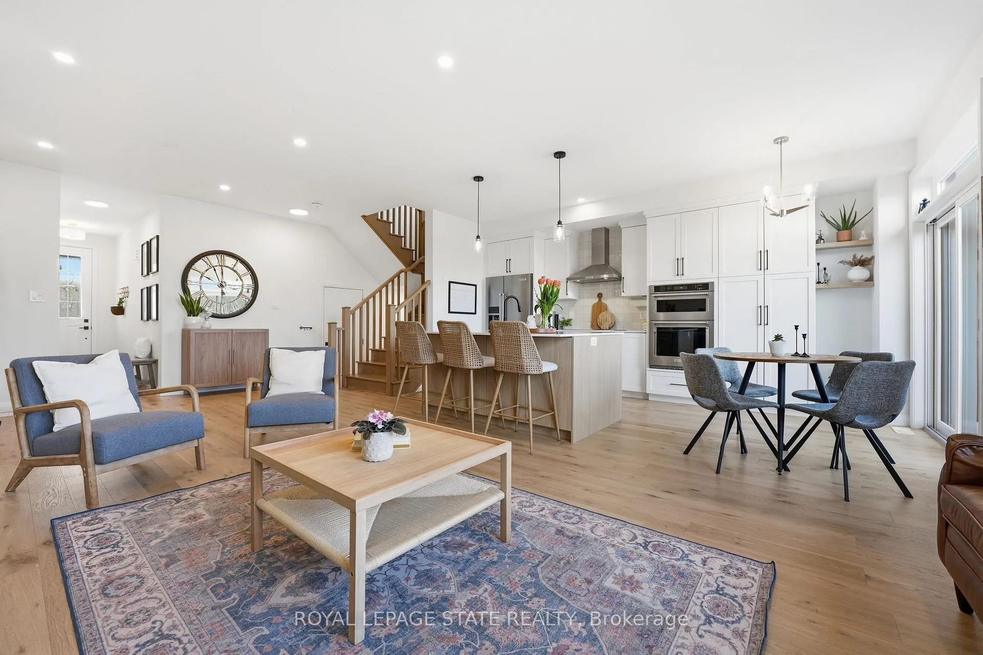 Photo 13 of 239 Alessio Drive, Hamilton, Sheldon — HOMEH