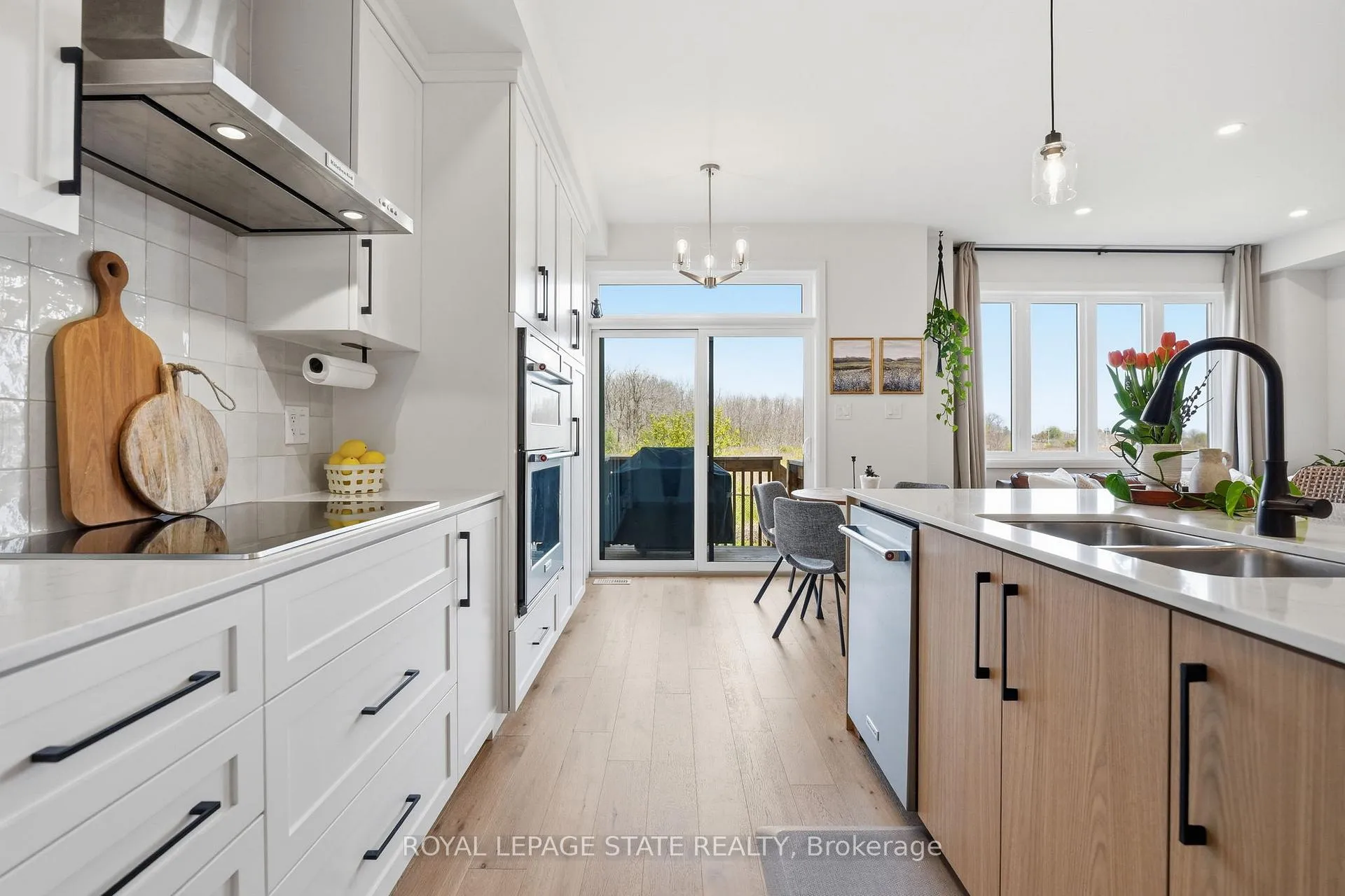 Photo 16 of 239 Alessio Drive, Hamilton, Sheldon — HOMEH