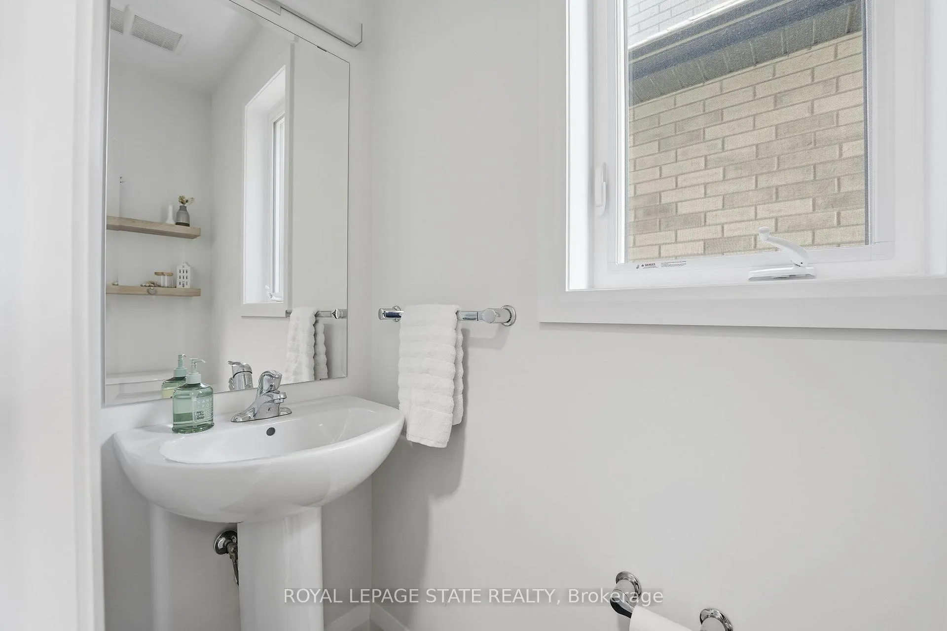 Photo 20 of 239 Alessio Drive, Hamilton, Sheldon — HOMEH