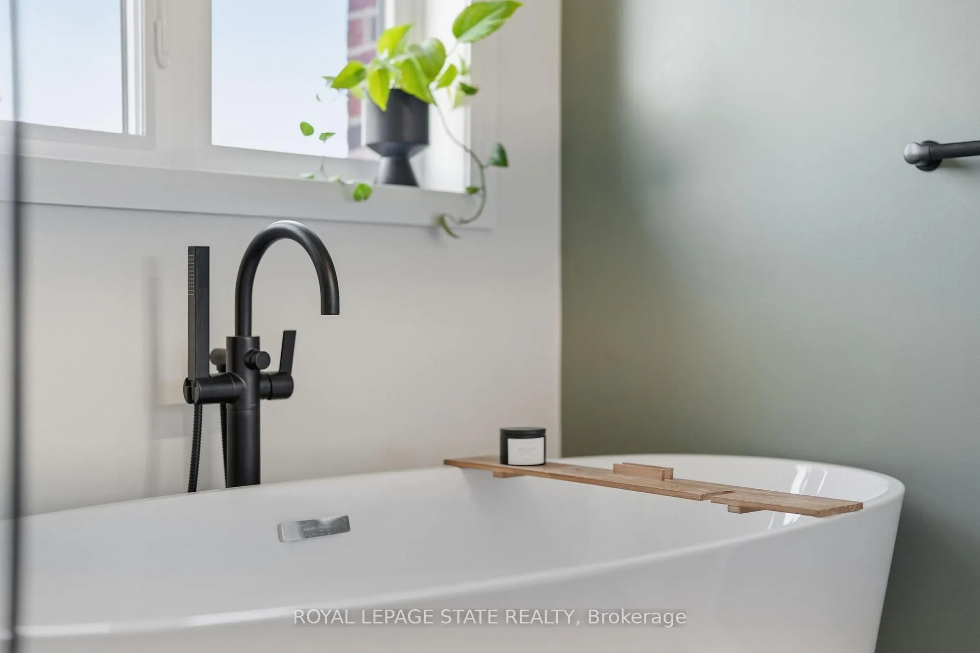Photo 28 of 239 Alessio Drive, Hamilton, Sheldon — HOMEH
