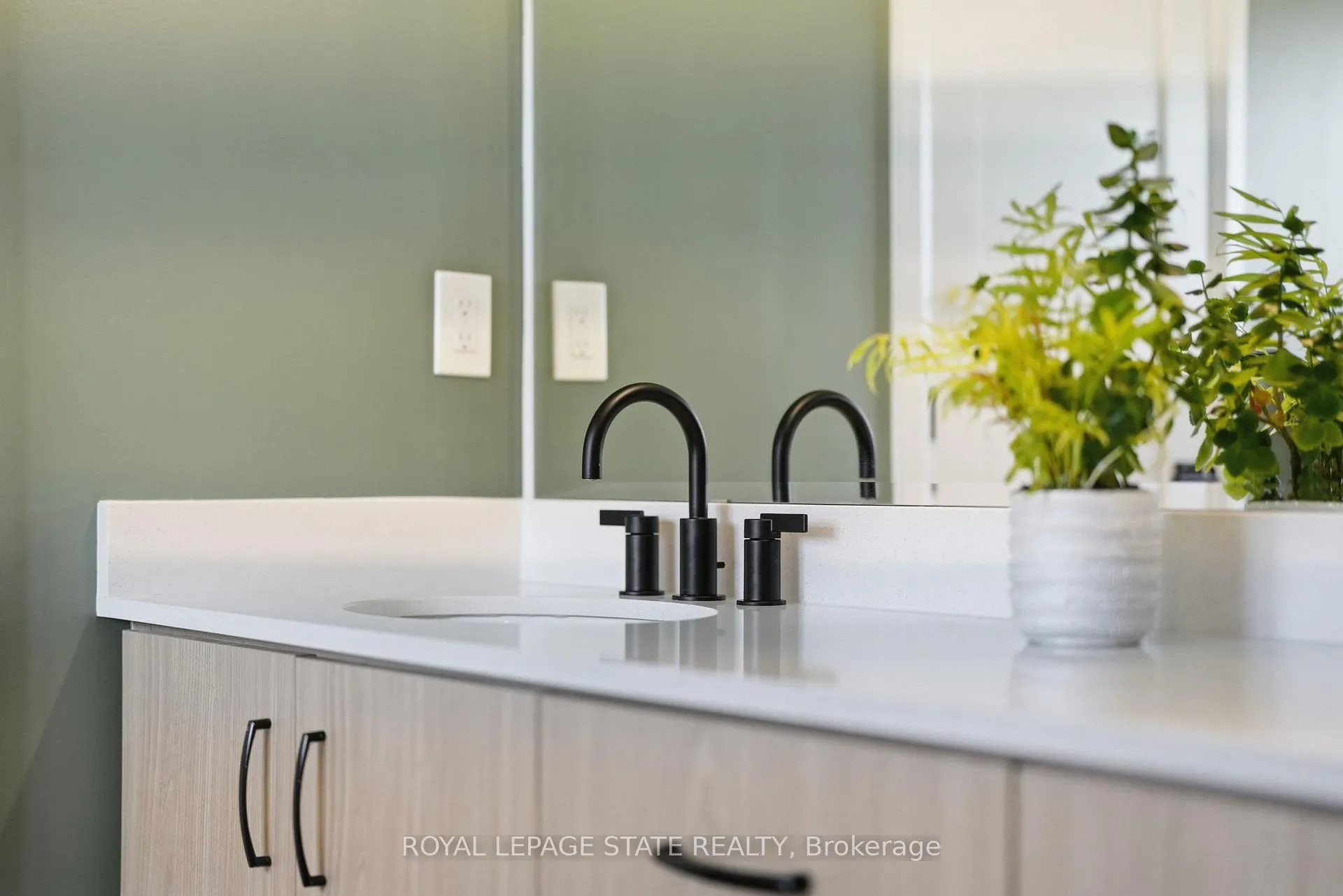 Photo 29 of 239 Alessio Drive, Hamilton, Sheldon — HOMEH