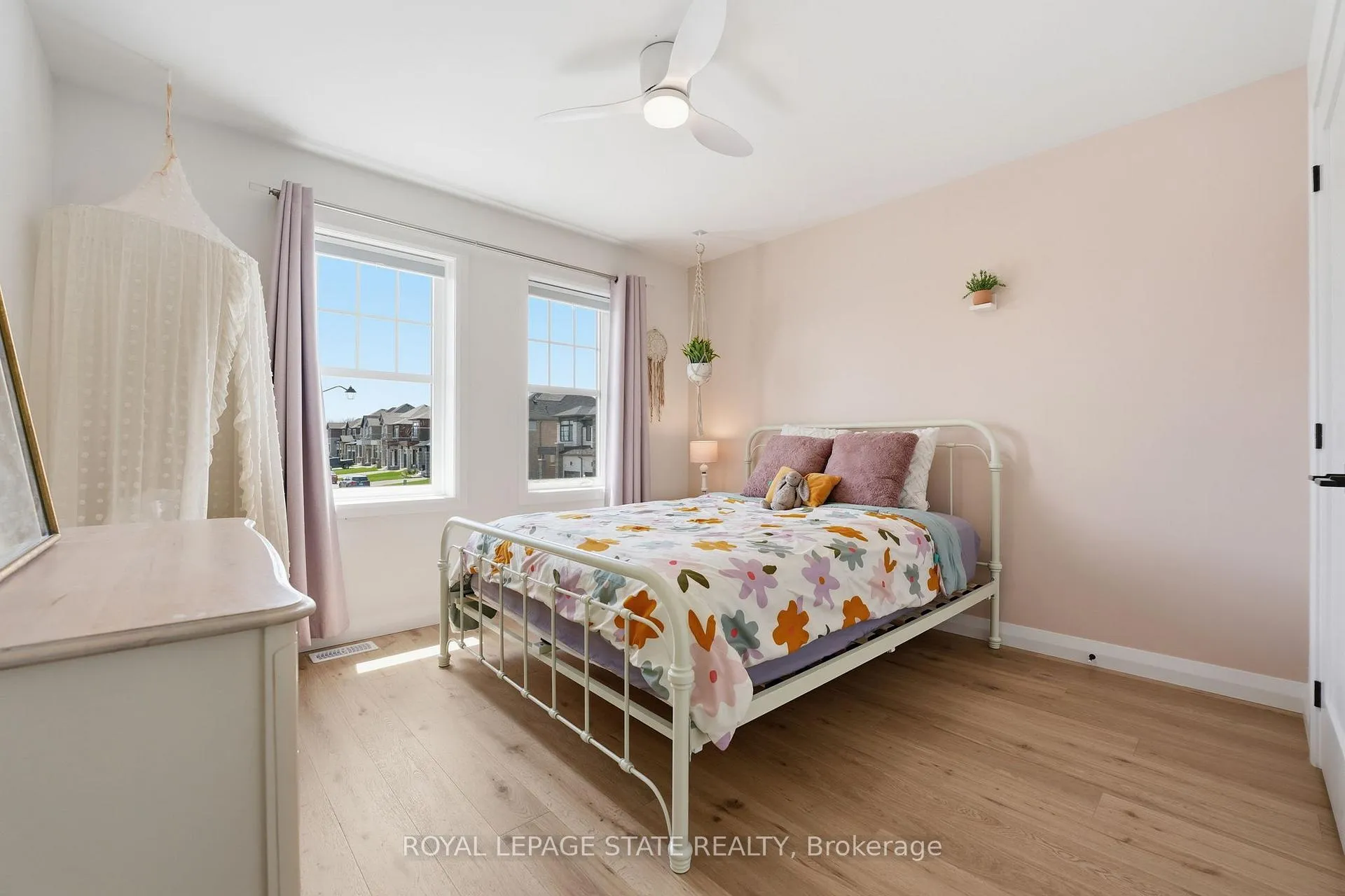 Photo 33 of 239 Alessio Drive, Hamilton, Sheldon — HOMEH