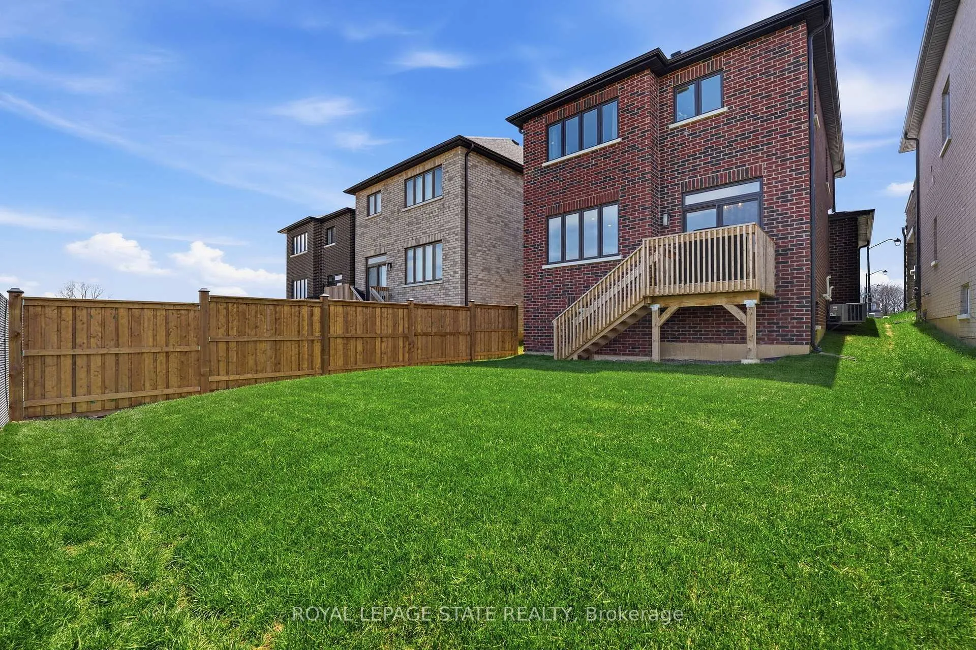 Photo 43 of 239 Alessio Drive, Hamilton, Sheldon — HOMEH