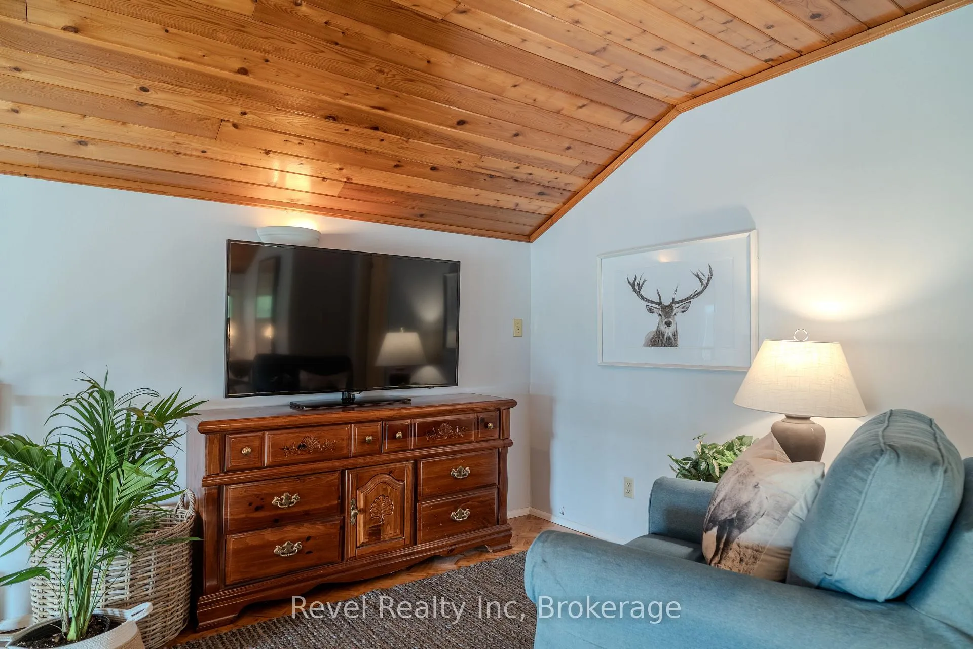 Photo 11 of 14 Swallow Road, McDougall — HOMEH