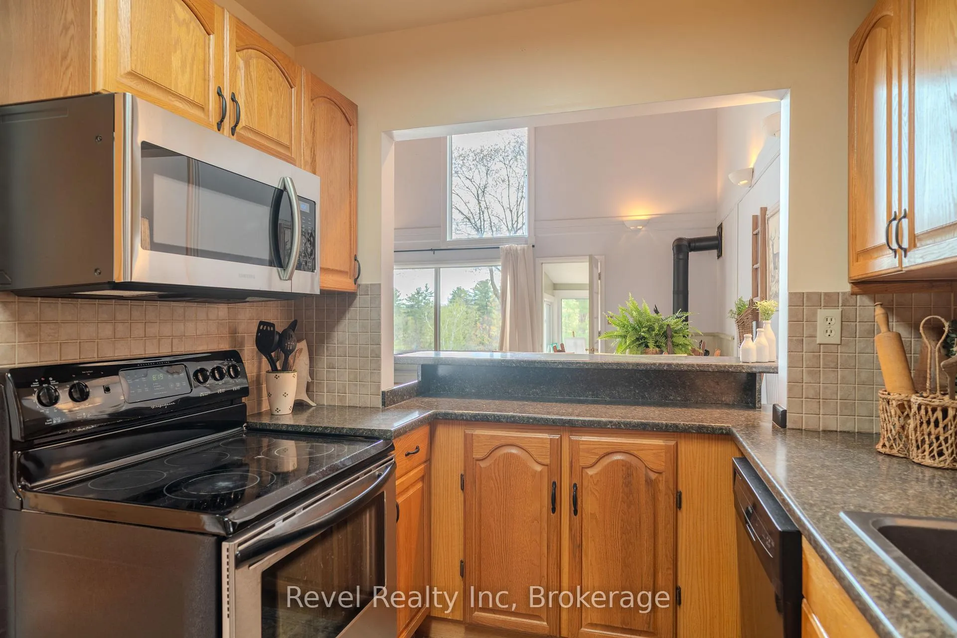 Photo 15 of 14 Swallow Road, McDougall — HOMEH