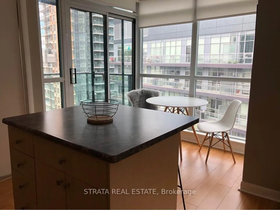 Photo 2 of Unit 1610, 600 Fleet Street, Toronto, Niagara — HOMEH