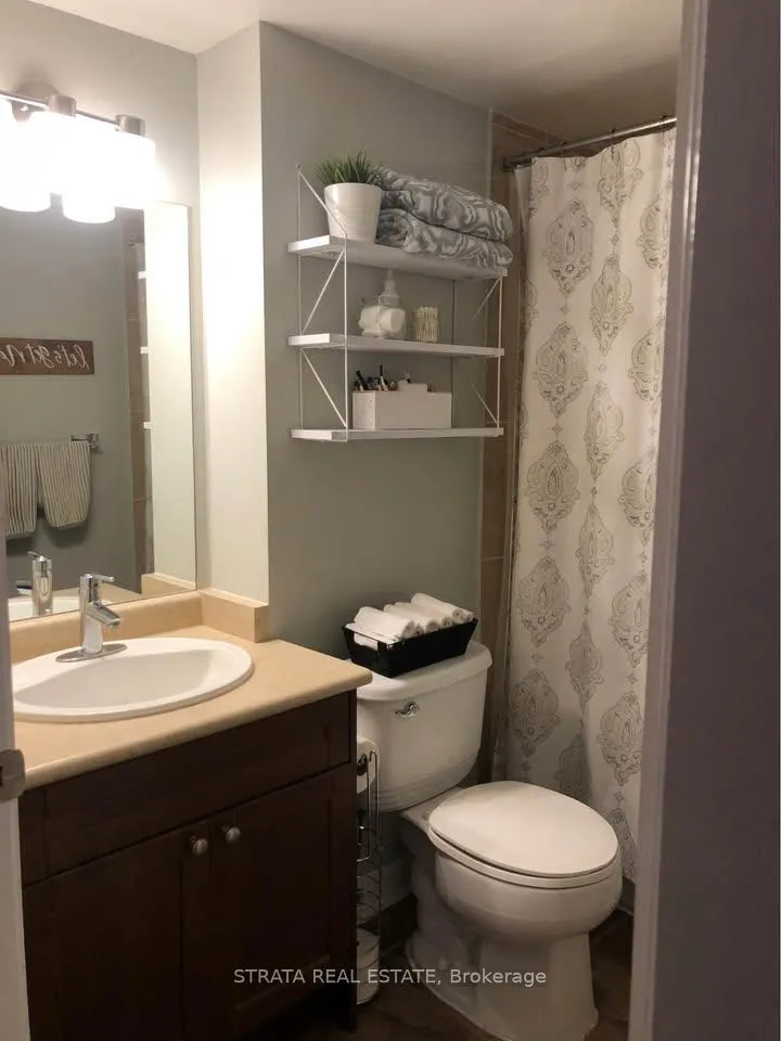 Photo 5 of Unit 1610, 600 Fleet Street, Toronto, Niagara — HOMEH