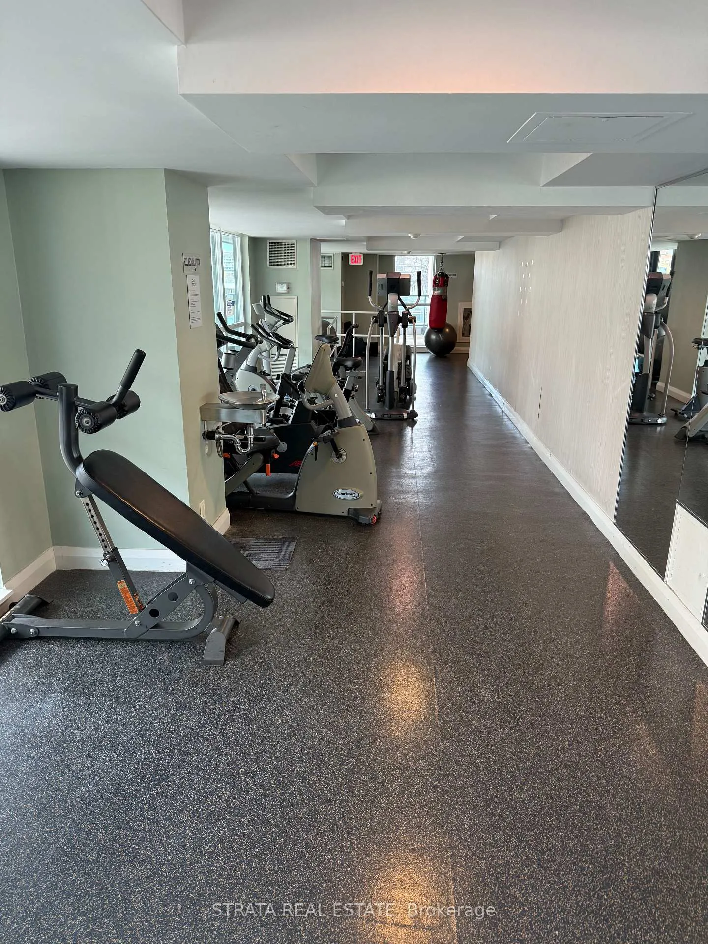 Photo 9 of Unit 1610, 600 Fleet Street, Toronto, Niagara — HOMEH