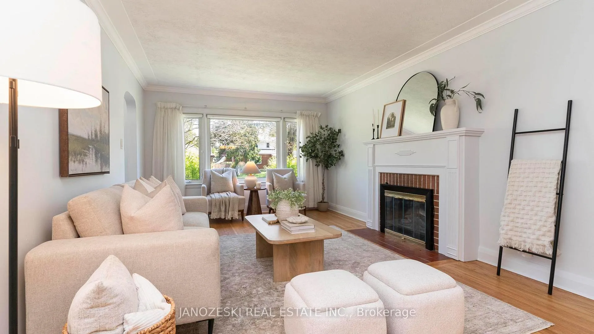Photo 5 of 401 Boler Road, London, South B — HOMEH