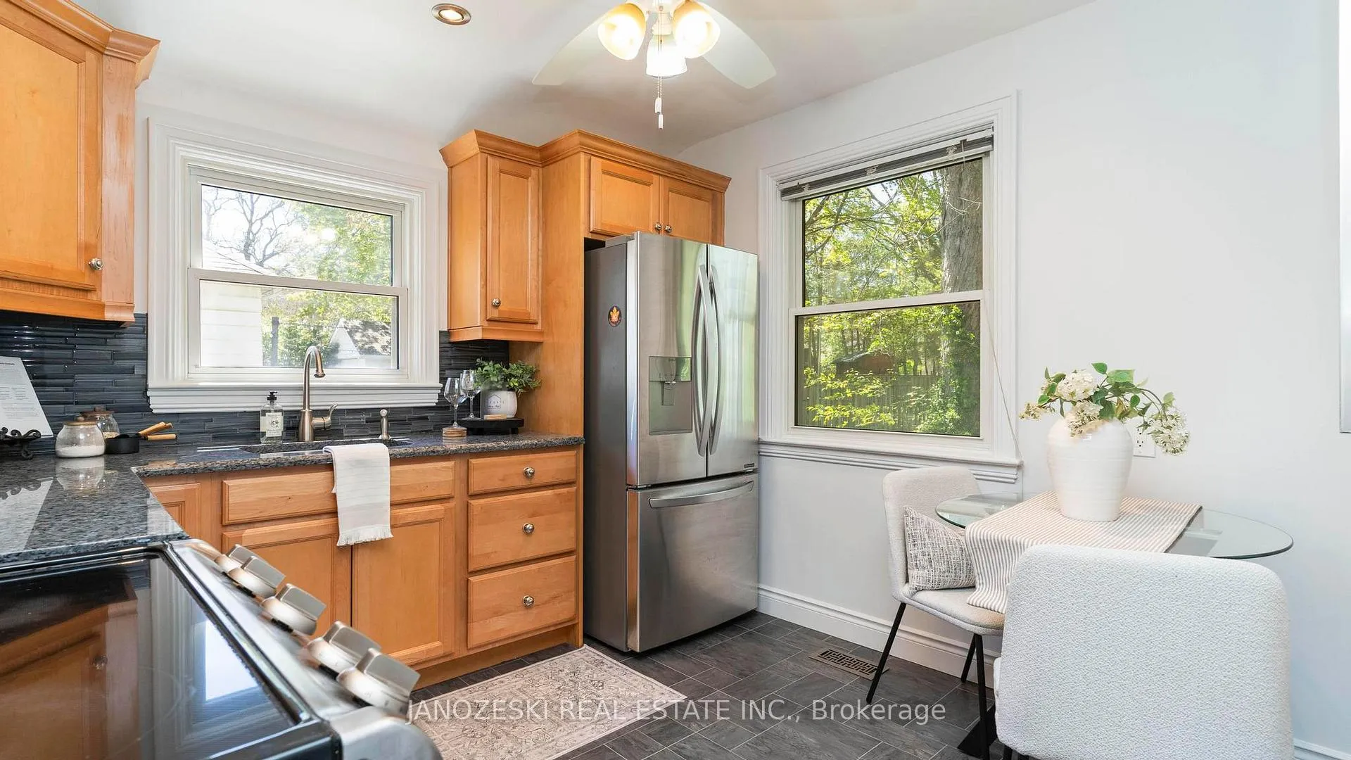 Photo 9 of 401 Boler Road, London, South B — HOMEH
