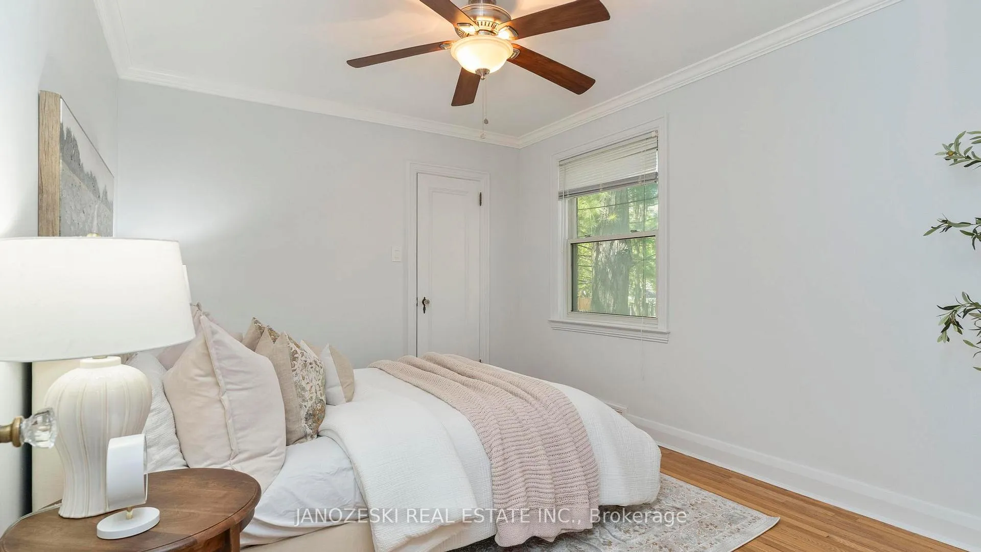 Photo 12 of 401 Boler Road, London, South B — HOMEH