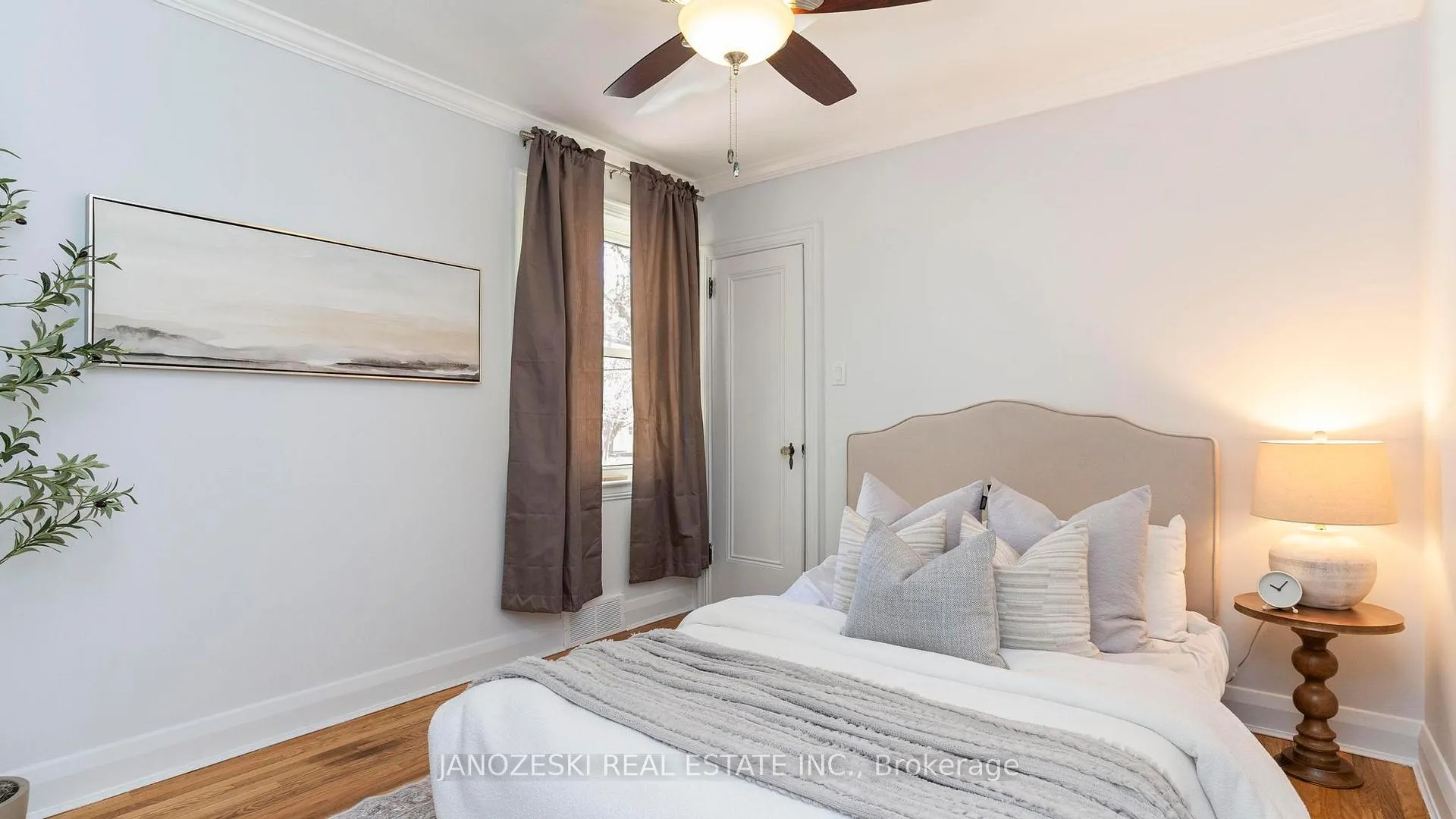Photo 15 of 401 Boler Road, London, South B — HOMEH