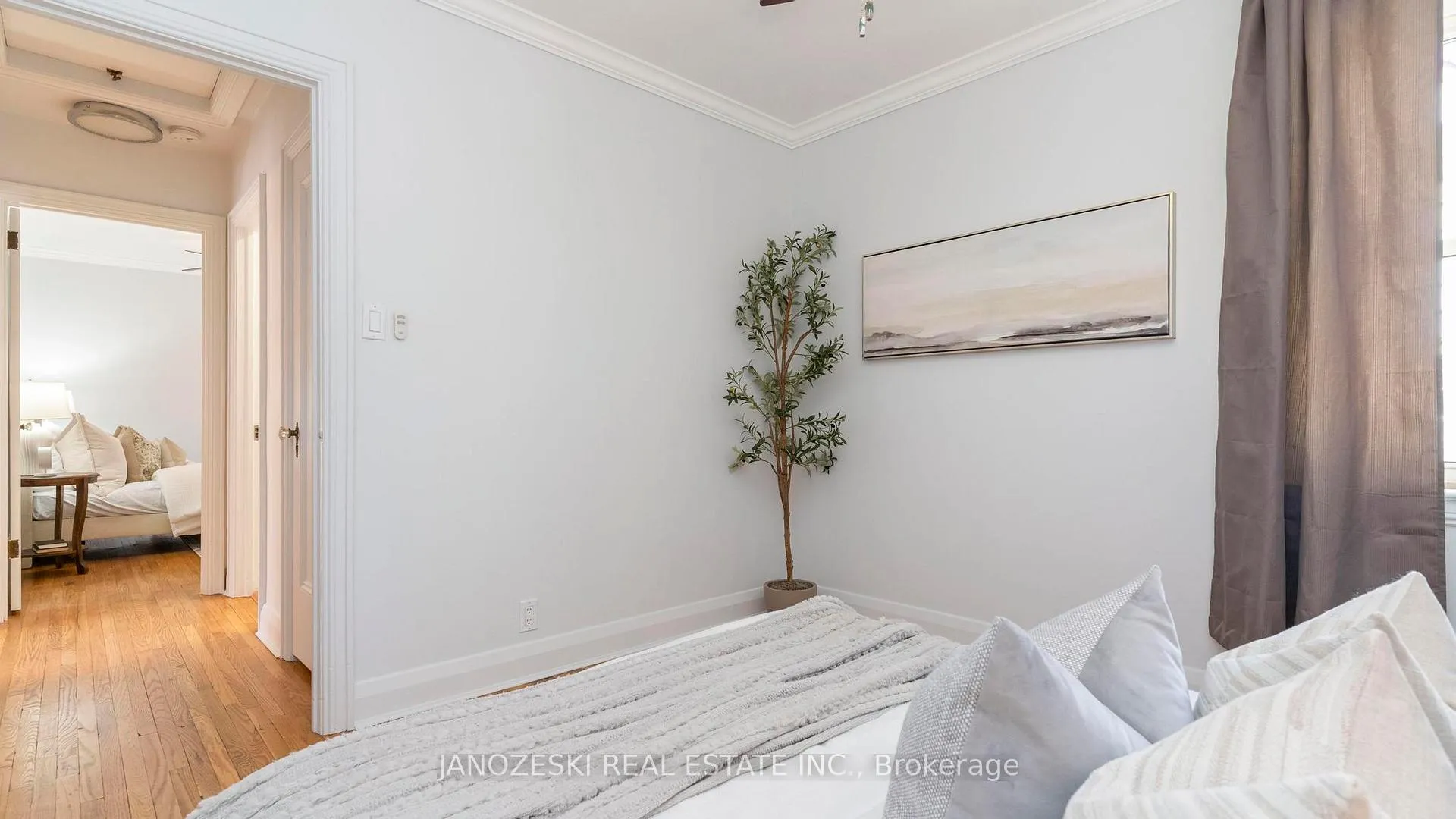 Photo 16 of 401 Boler Road, London, South B — HOMEH
