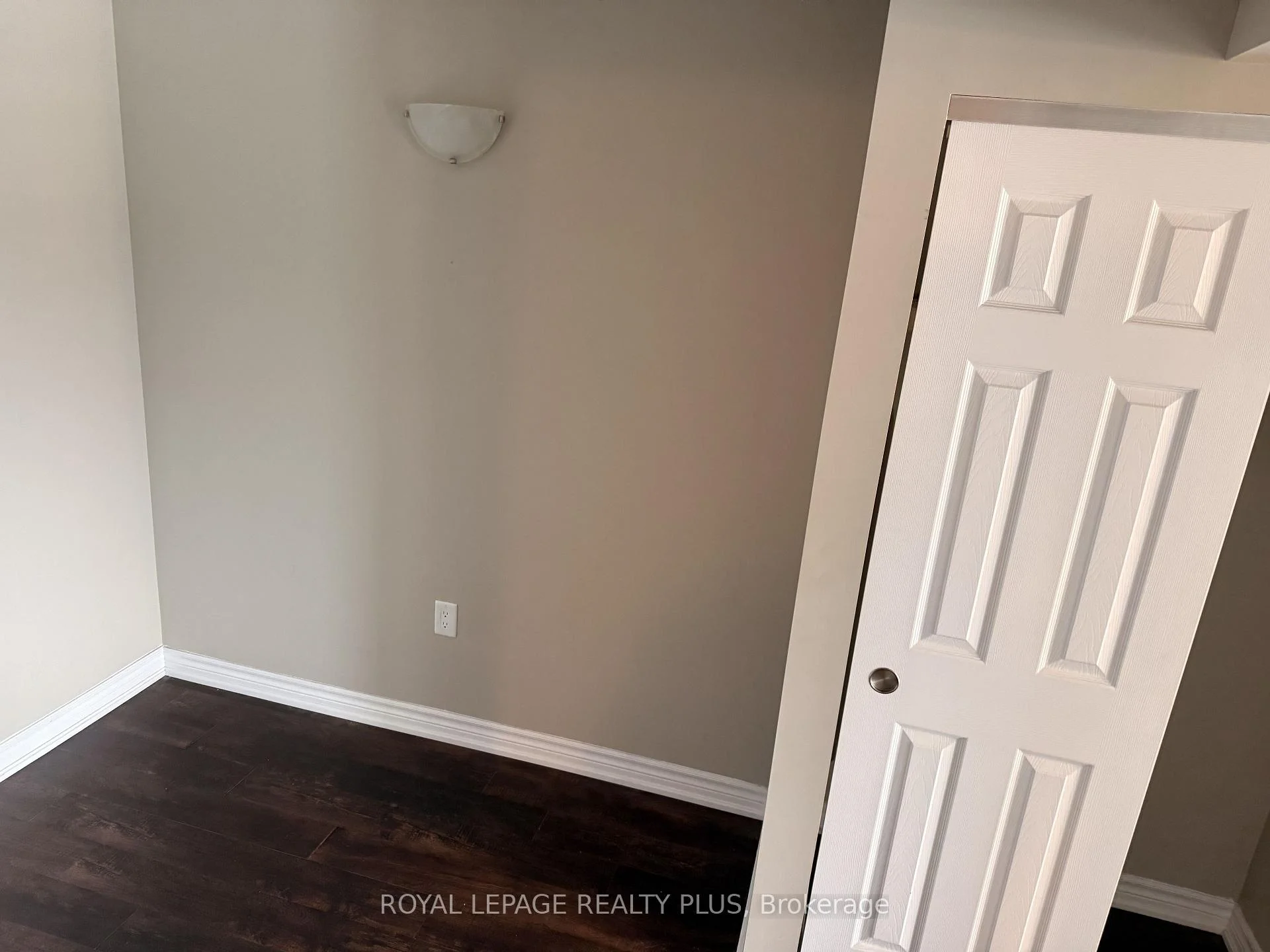 Photo 6 of Unit 708, 716 Main Street E, Milton, Timberlea — HOMEH