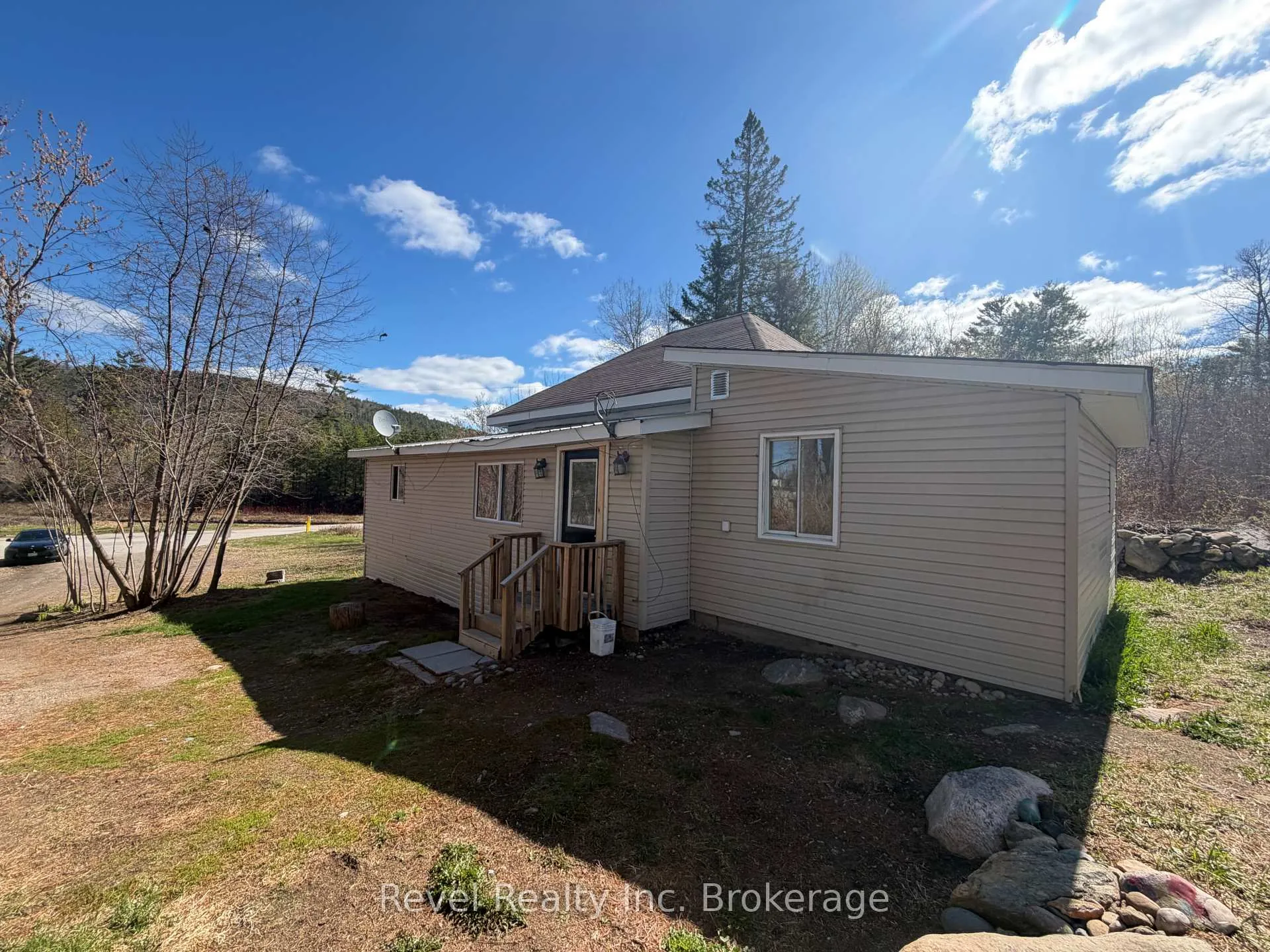 Photo 2 of 442 Pine Street, Mattawa — HOMEH