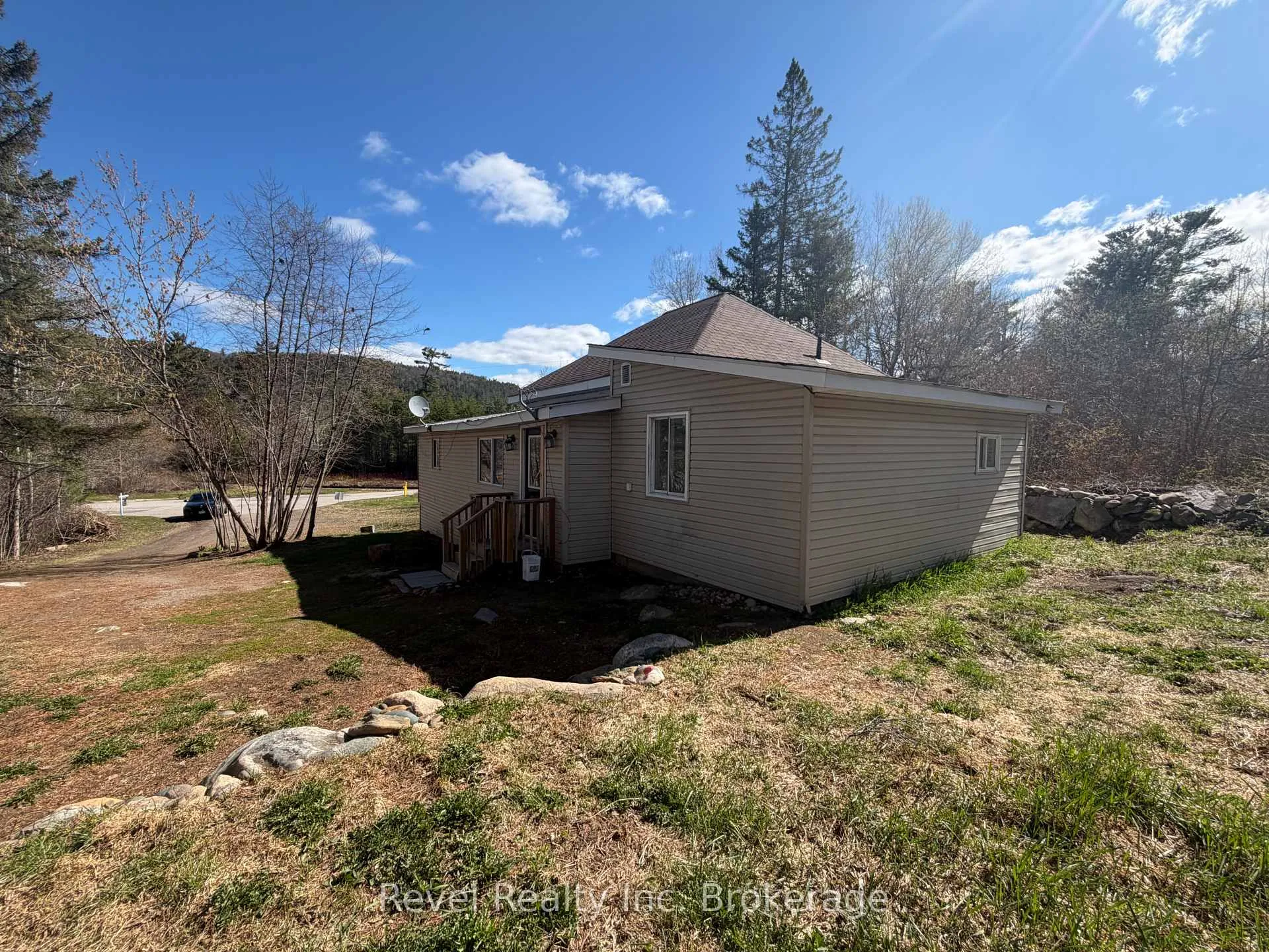 Photo 31 of 442 Pine Street, Mattawa — HOMEH