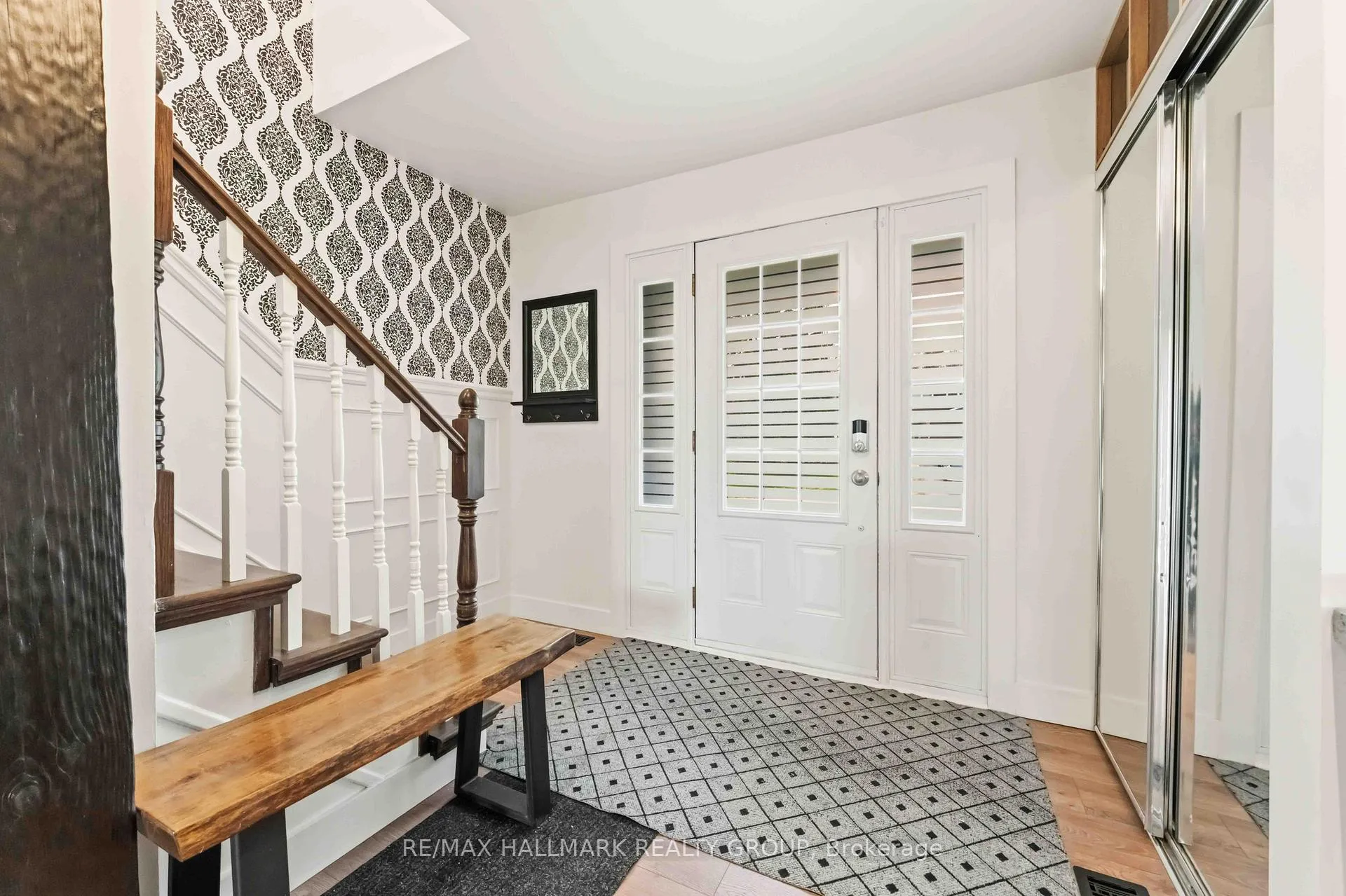 Photo 5 of 6321 Lumberman Way, Ottawa, Convent Glen South — HOMEH