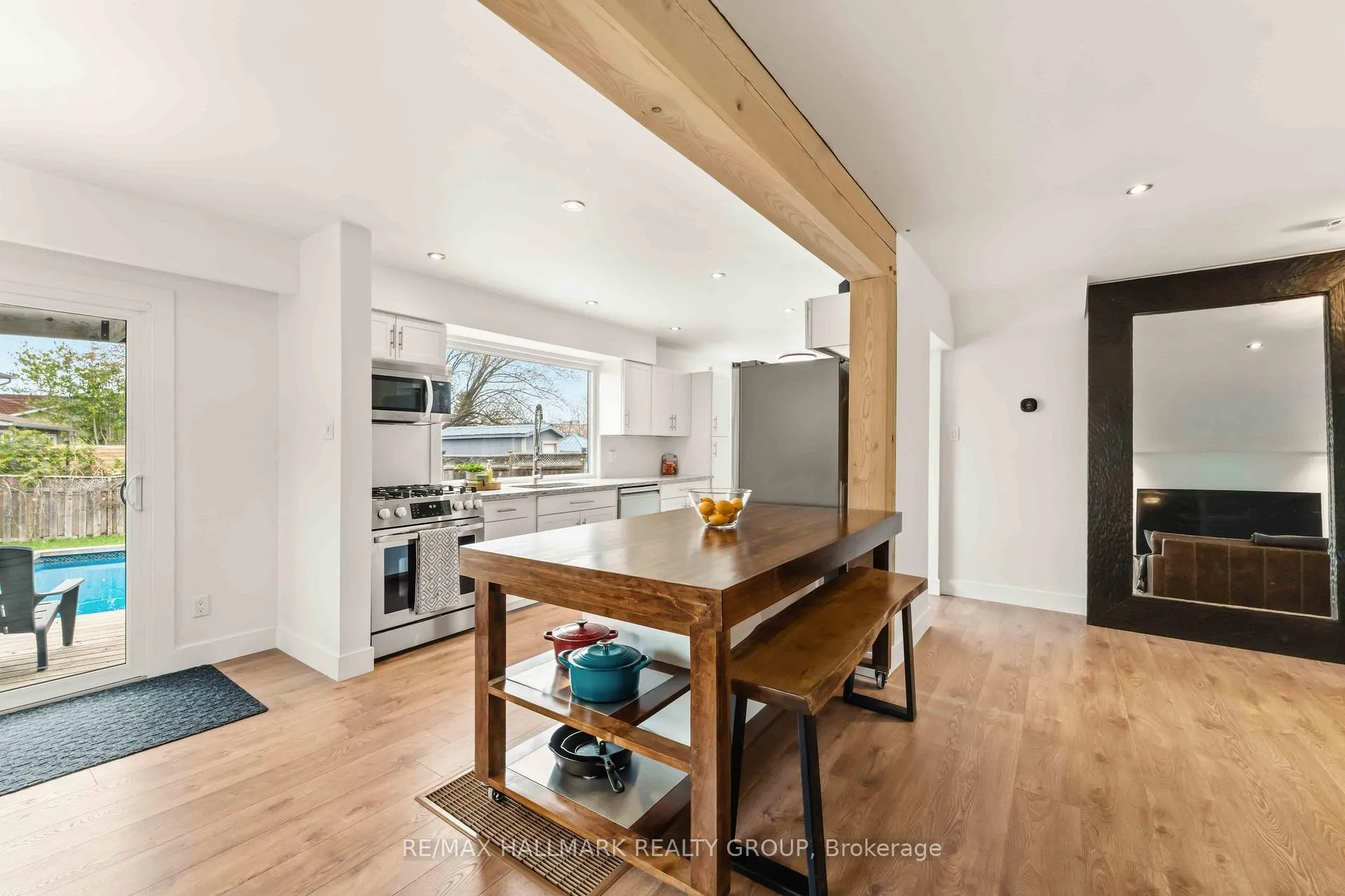 Photo 10 of 6321 Lumberman Way, Ottawa, Convent Glen South — HOMEH