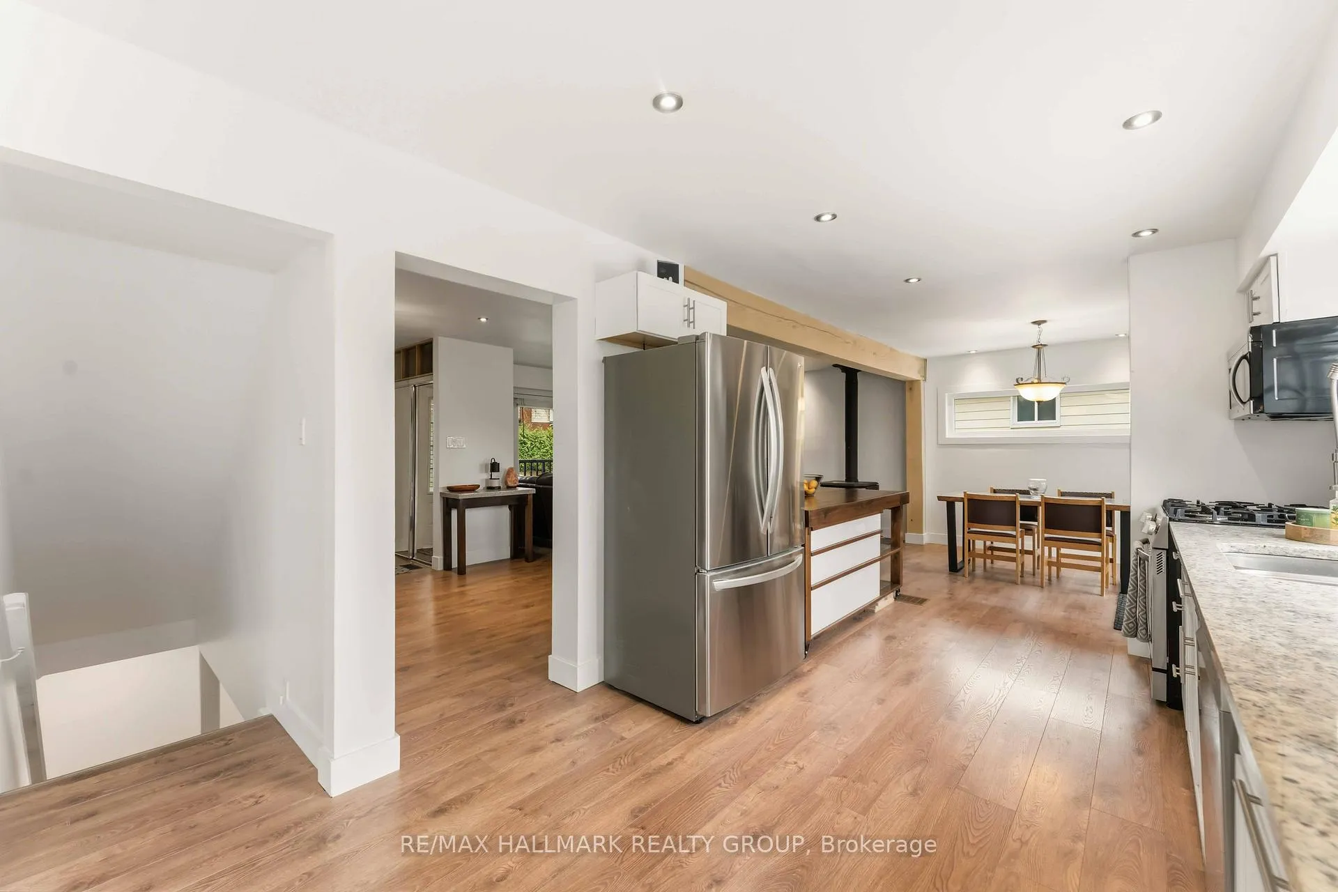 Photo 13 of 6321 Lumberman Way, Ottawa, Convent Glen South — HOMEH
