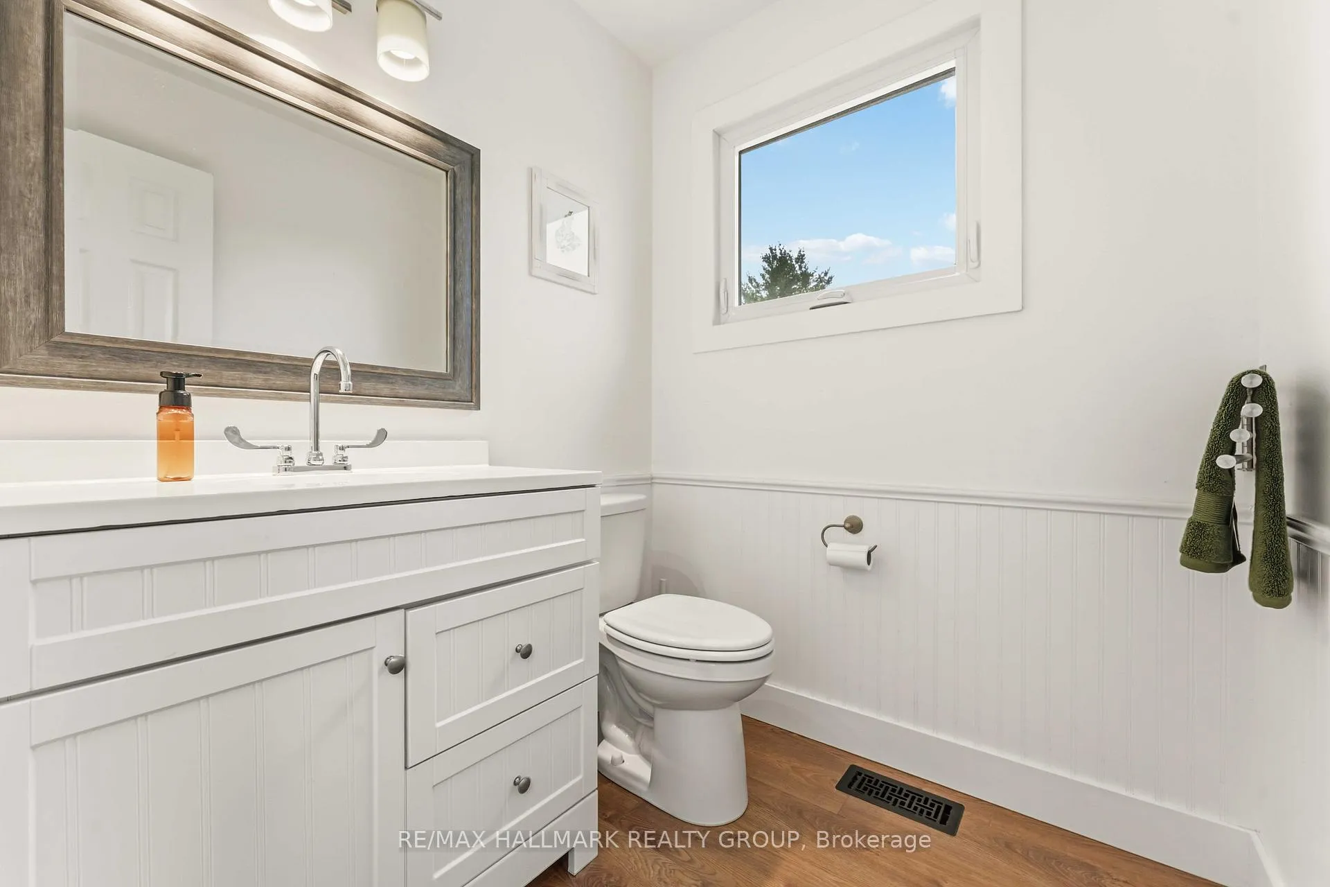 Photo 15 of 6321 Lumberman Way, Ottawa, Convent Glen South — HOMEH
