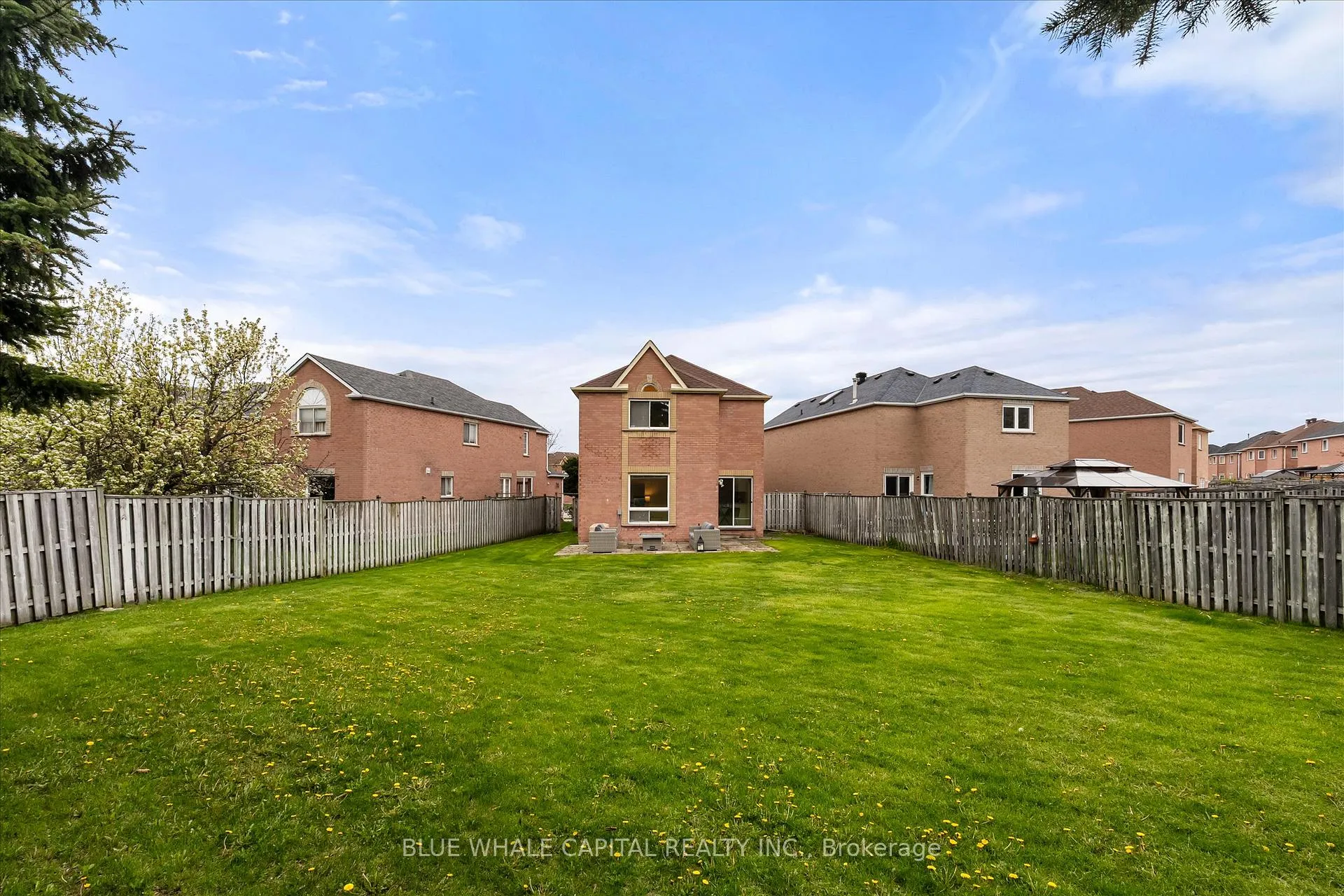 Photo 4 of 143 Hertford Crescent, Markham, Milliken Mills East — HOMEH