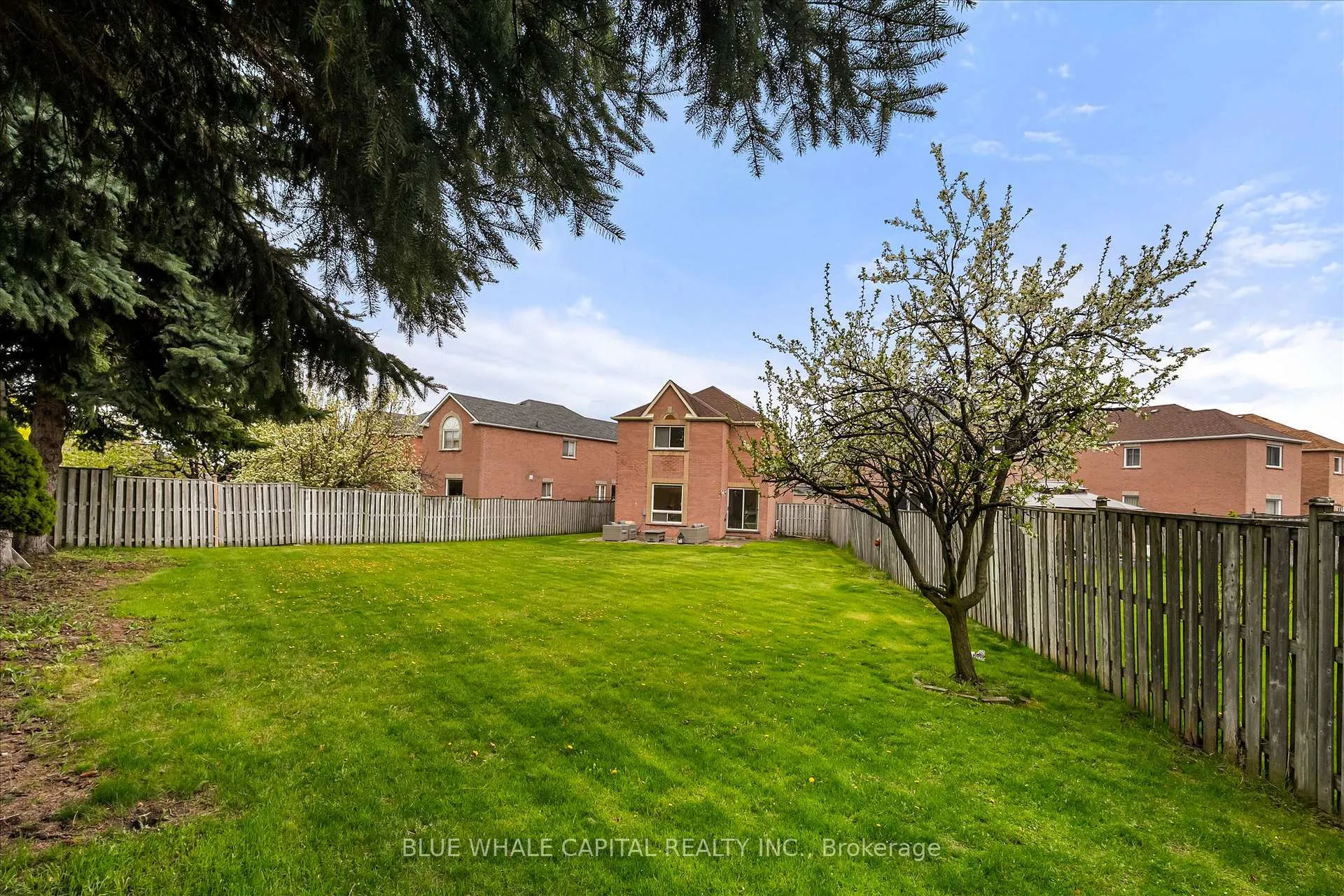 Photo 7 of 143 Hertford Crescent, Markham, Milliken Mills East — HOMEH