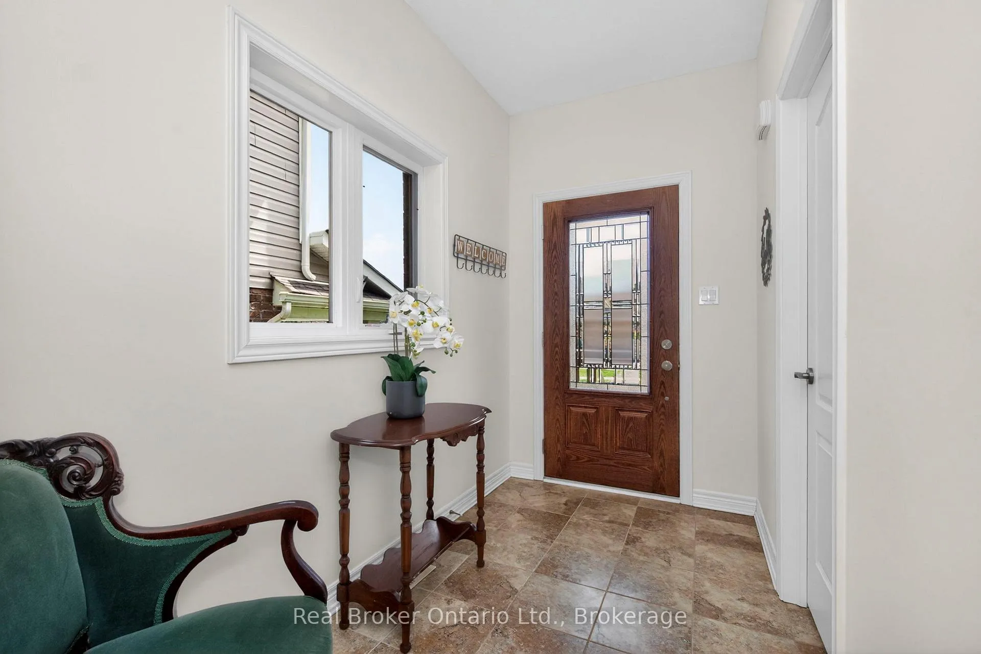 Photo 3 of 1024 Cook Drive, Midland — HOMEH