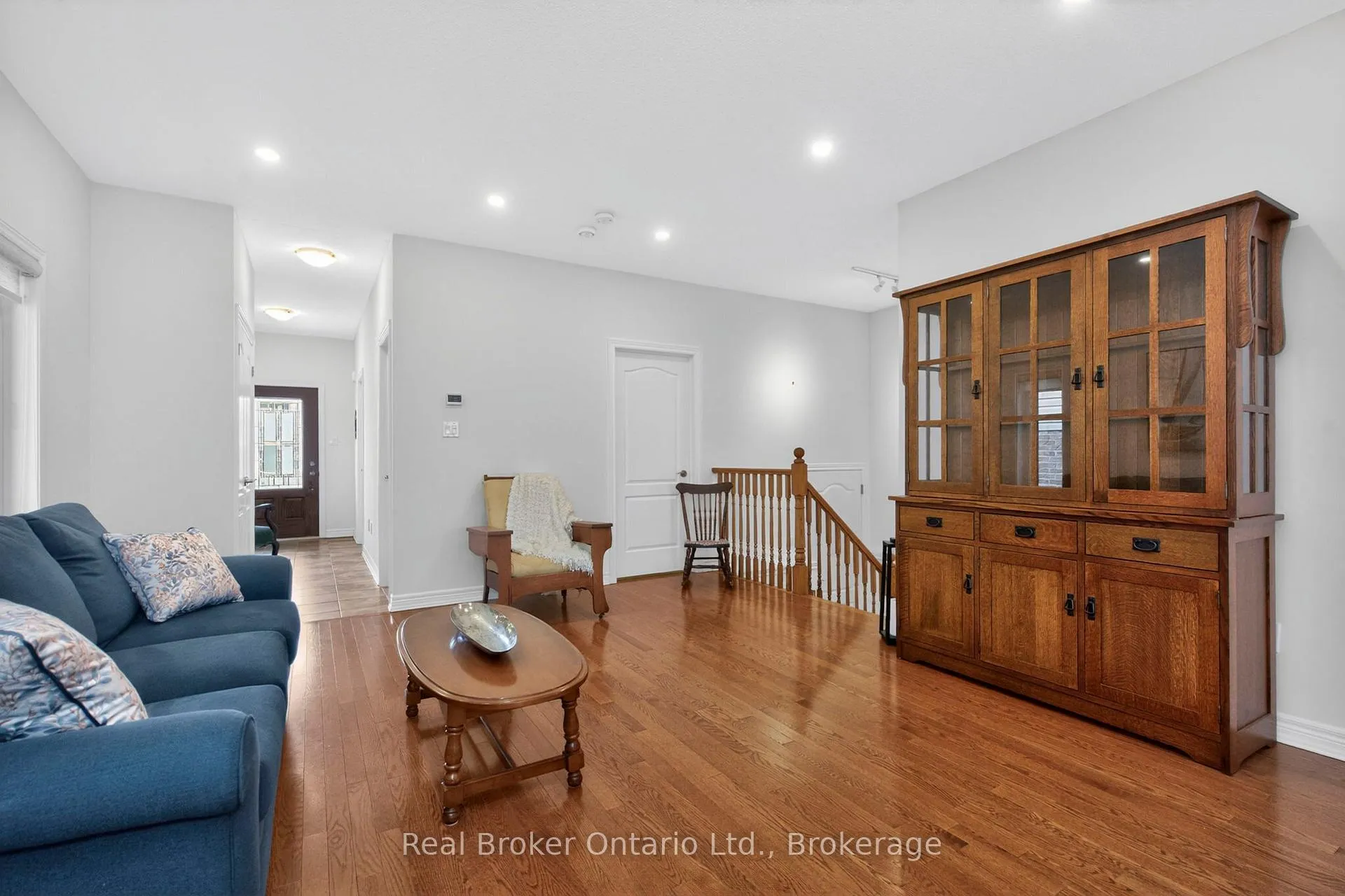 Photo 4 of 1024 Cook Drive, Midland — HOMEH