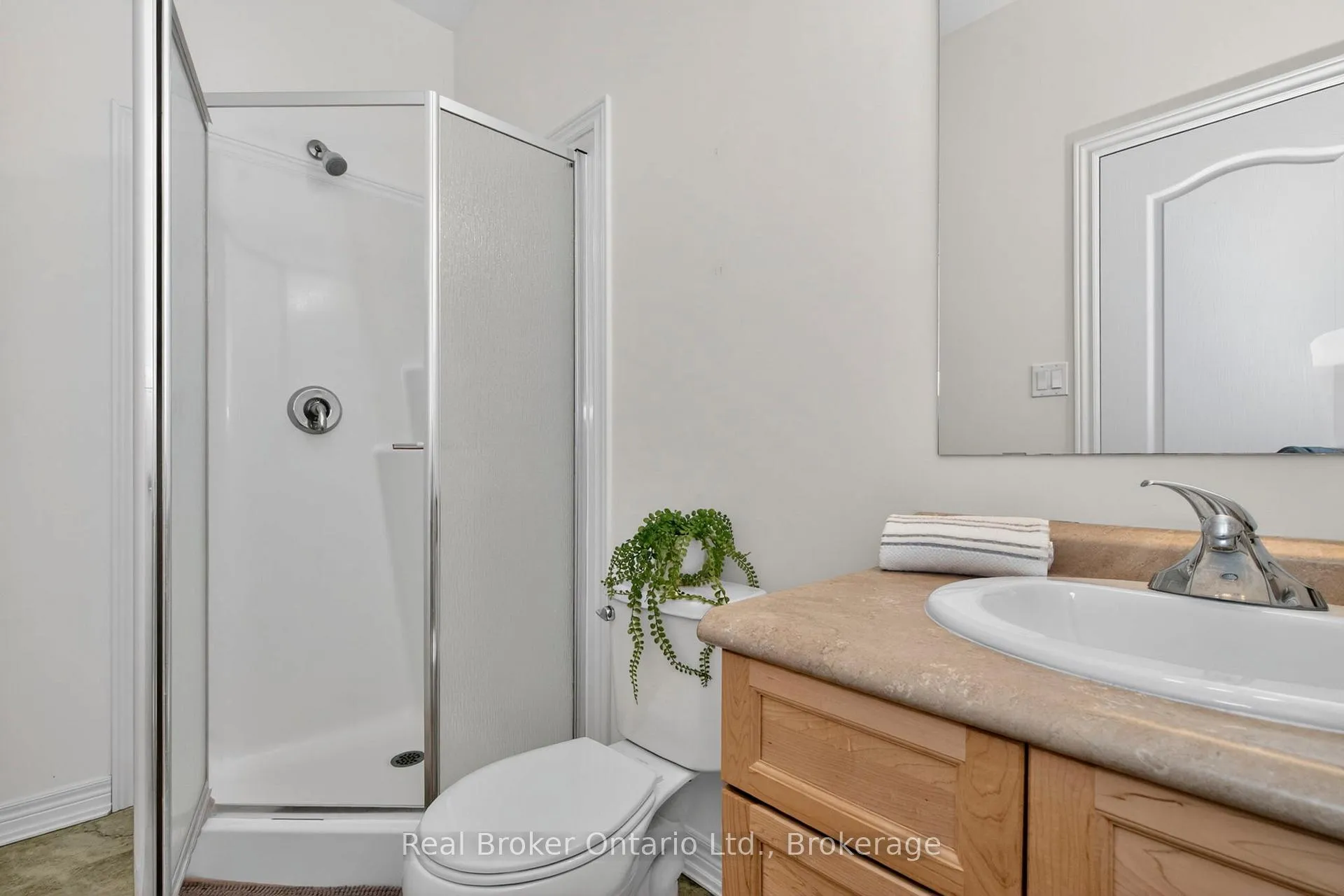 Photo 14 of 1024 Cook Drive, Midland — HOMEH