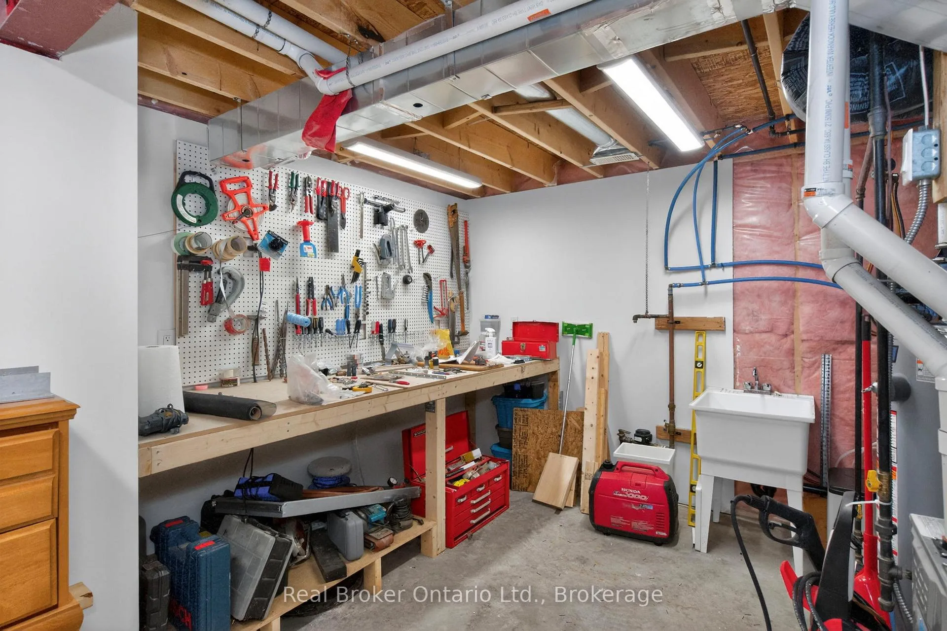 Photo 16 of 1024 Cook Drive, Midland — HOMEH
