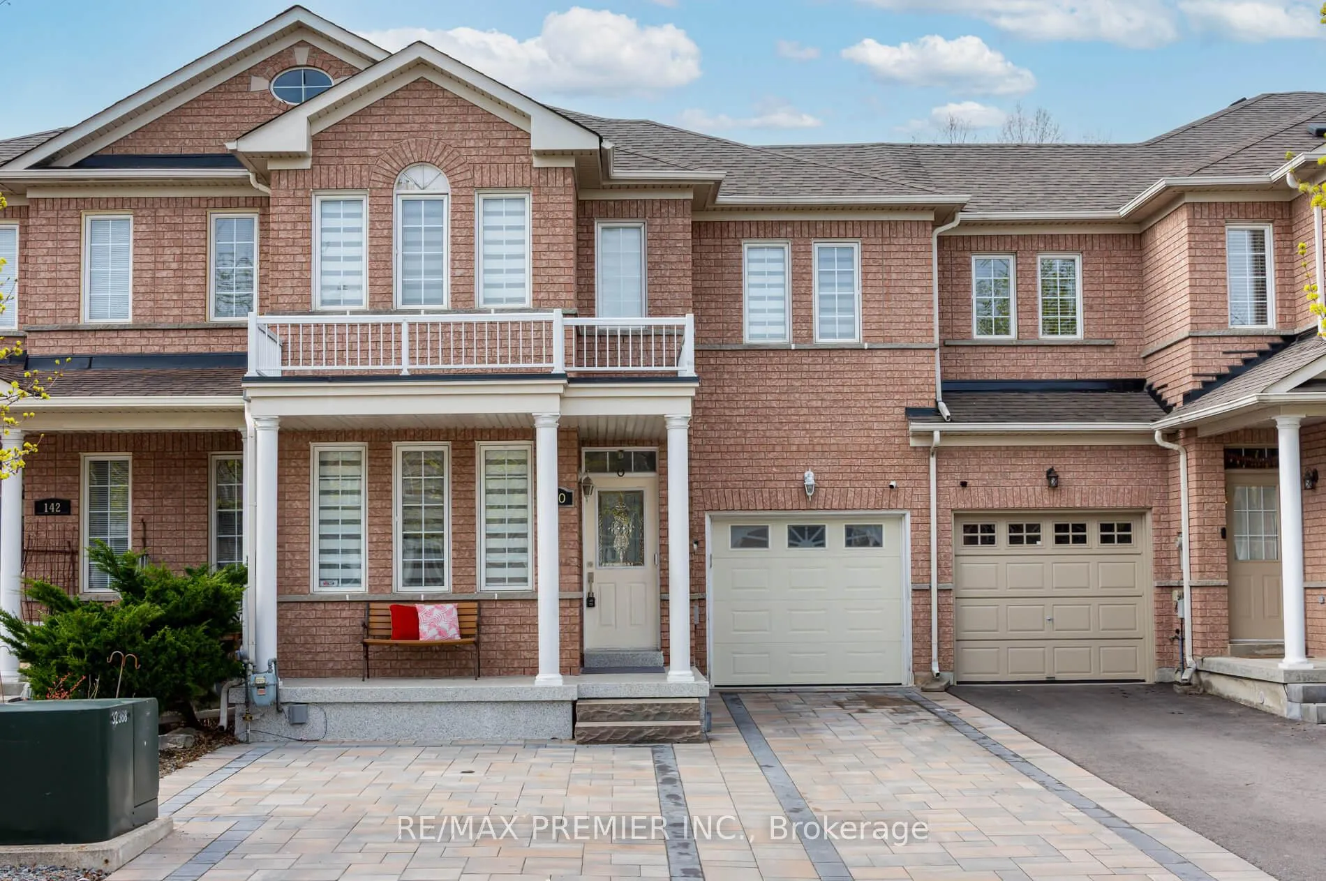Photo 2 of 140 Dolce Crescent, Vaughan, Vellore Village — HOMEH