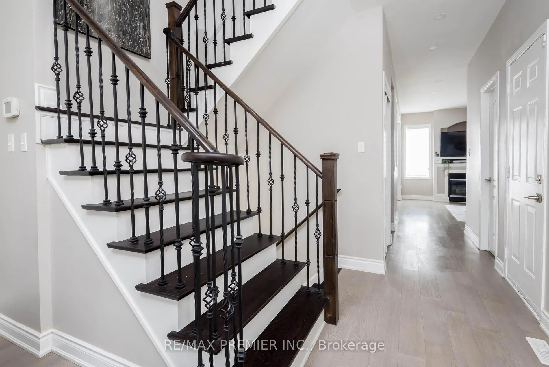 Photo 25 of 140 Dolce Crescent, Vaughan, Vellore Village — HOMEH