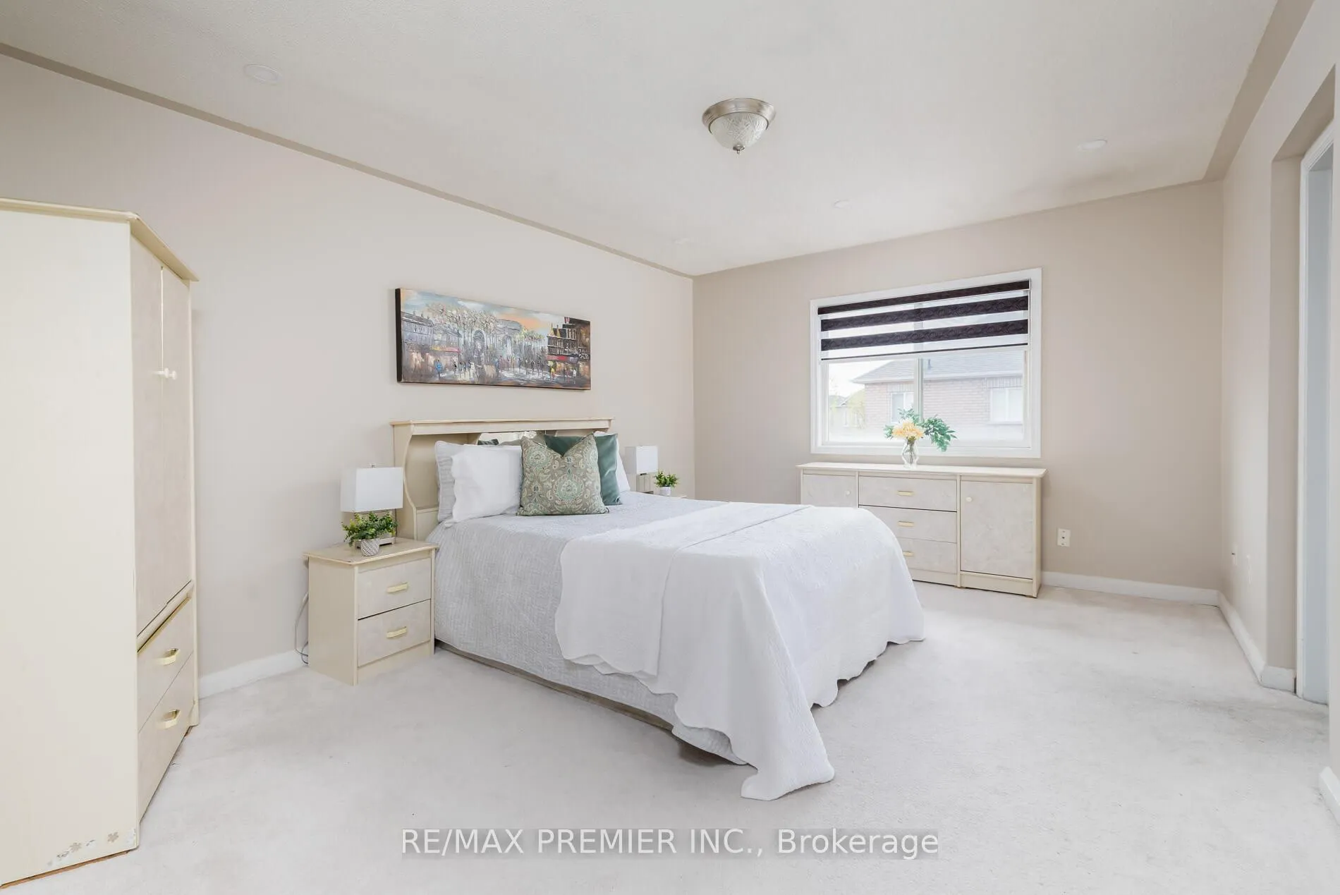 Photo 27 of 140 Dolce Crescent, Vaughan, Vellore Village — HOMEH