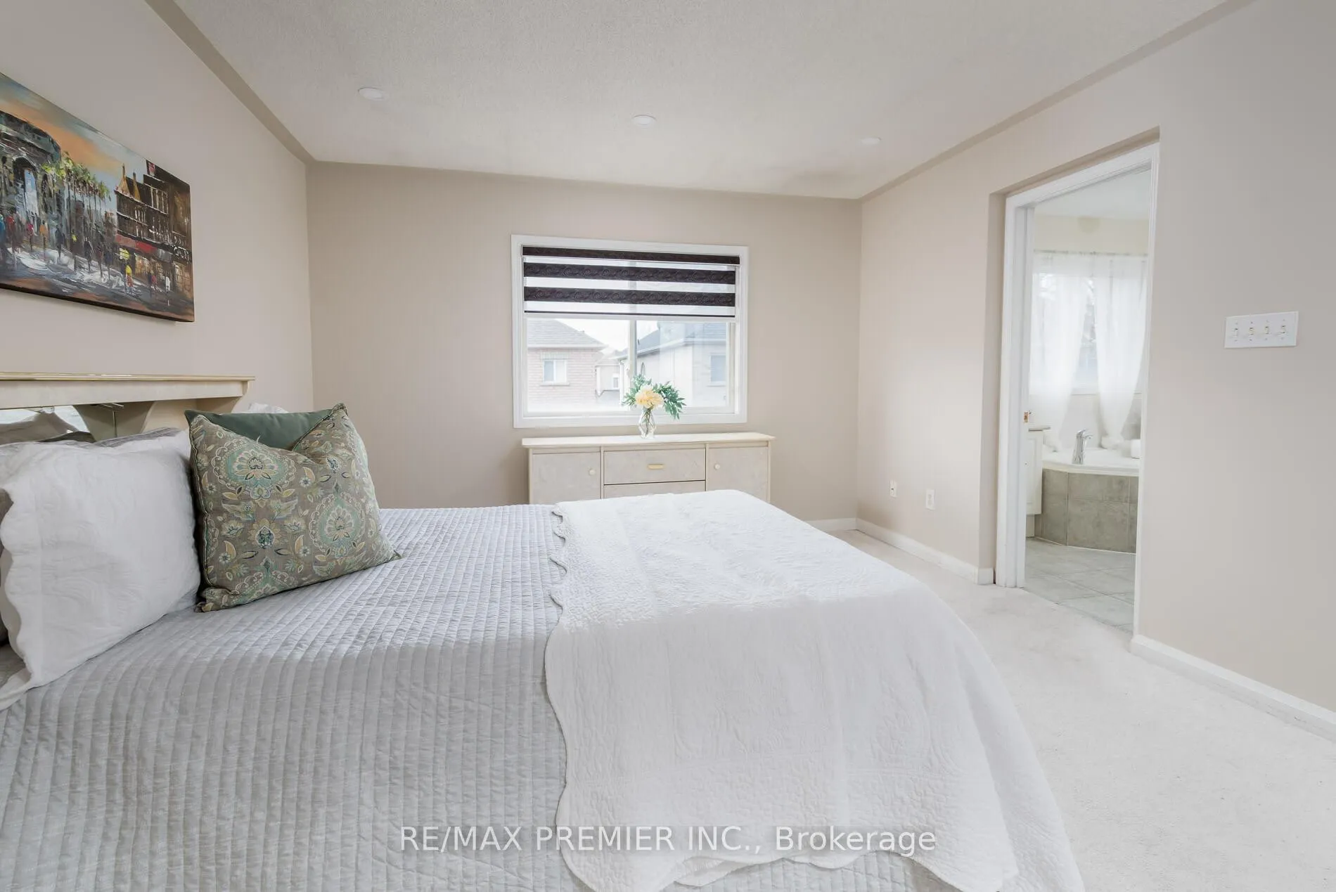 Photo 28 of 140 Dolce Crescent, Vaughan, Vellore Village — HOMEH