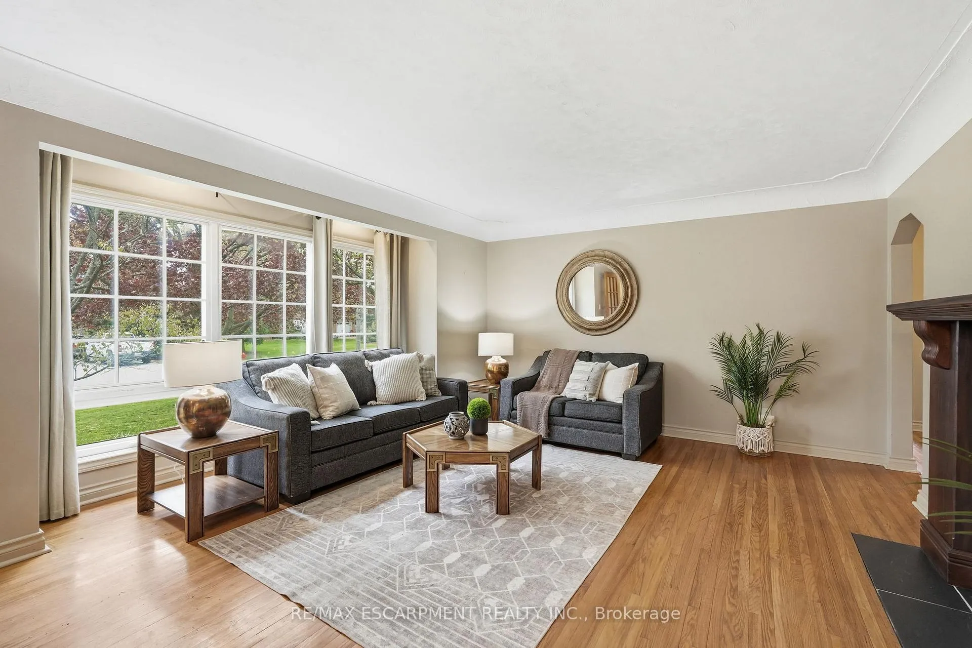 Photo 6 of 21 Brian Boulevard, Hamilton, Waterdown — HOMEH