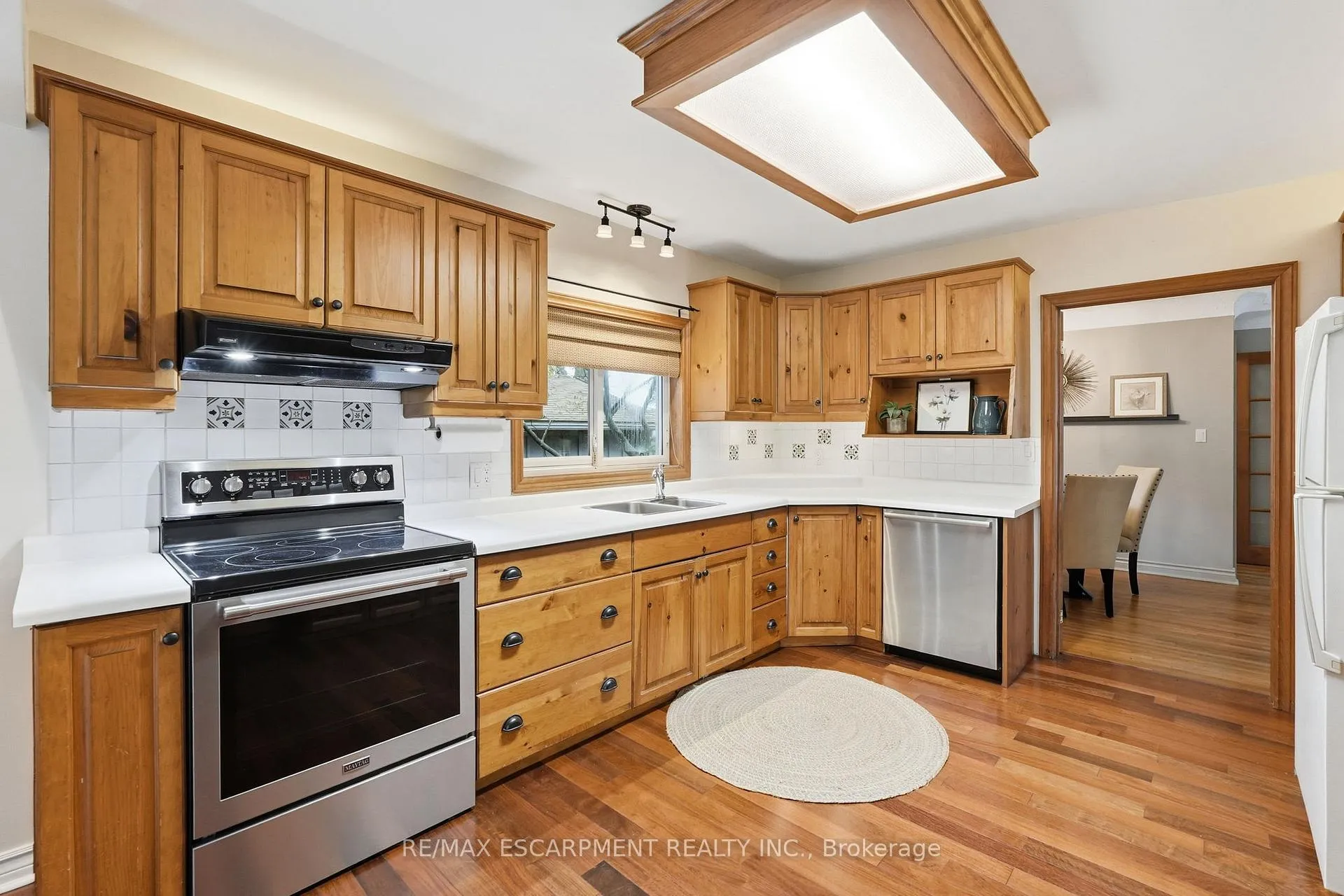 Photo 14 of 21 Brian Boulevard, Hamilton, Waterdown — HOMEH
