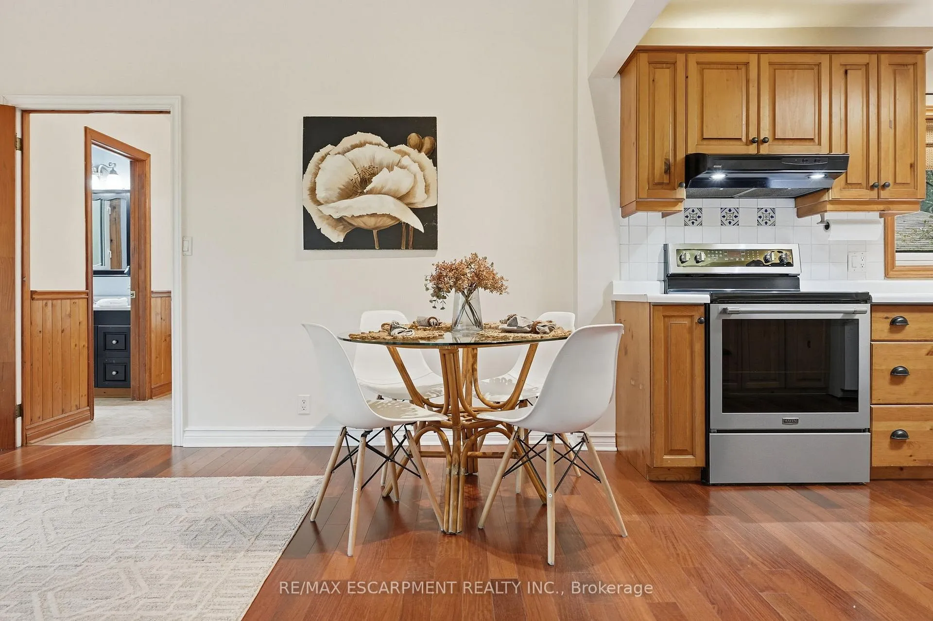 Photo 15 of 21 Brian Boulevard, Hamilton, Waterdown — HOMEH