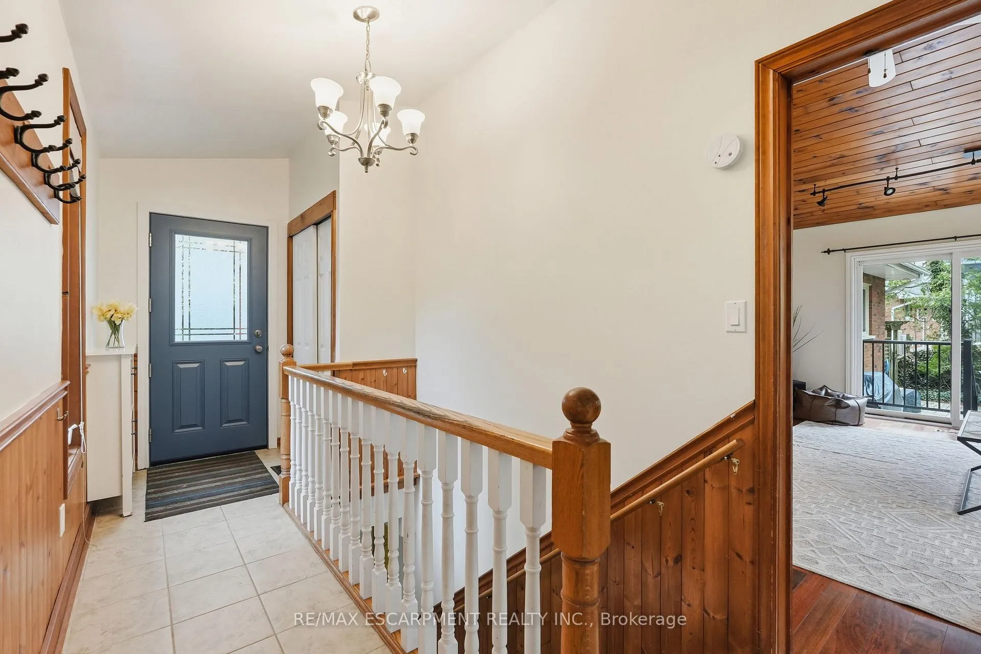 Photo 20 of 21 Brian Boulevard, Hamilton, Waterdown — HOMEH