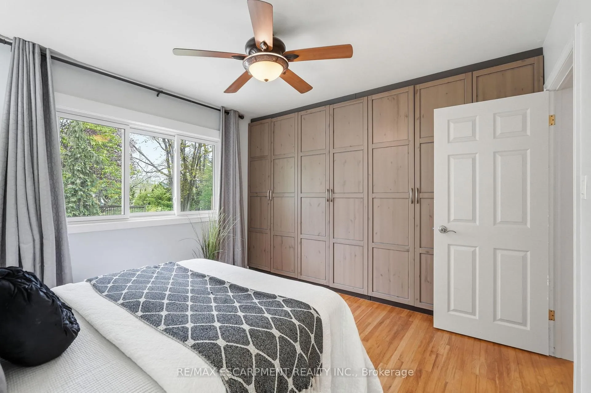 Photo 28 of 21 Brian Boulevard, Hamilton, Waterdown — HOMEH
