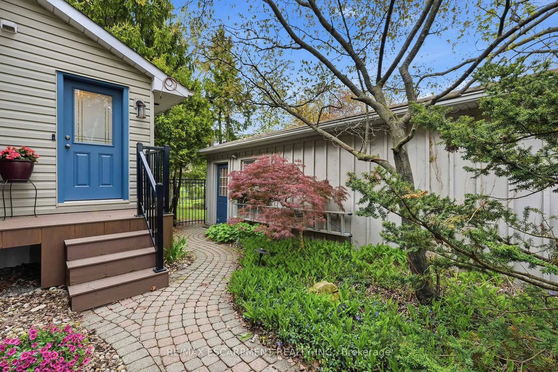 Photo 40 of 21 Brian Boulevard, Hamilton, Waterdown — HOMEH