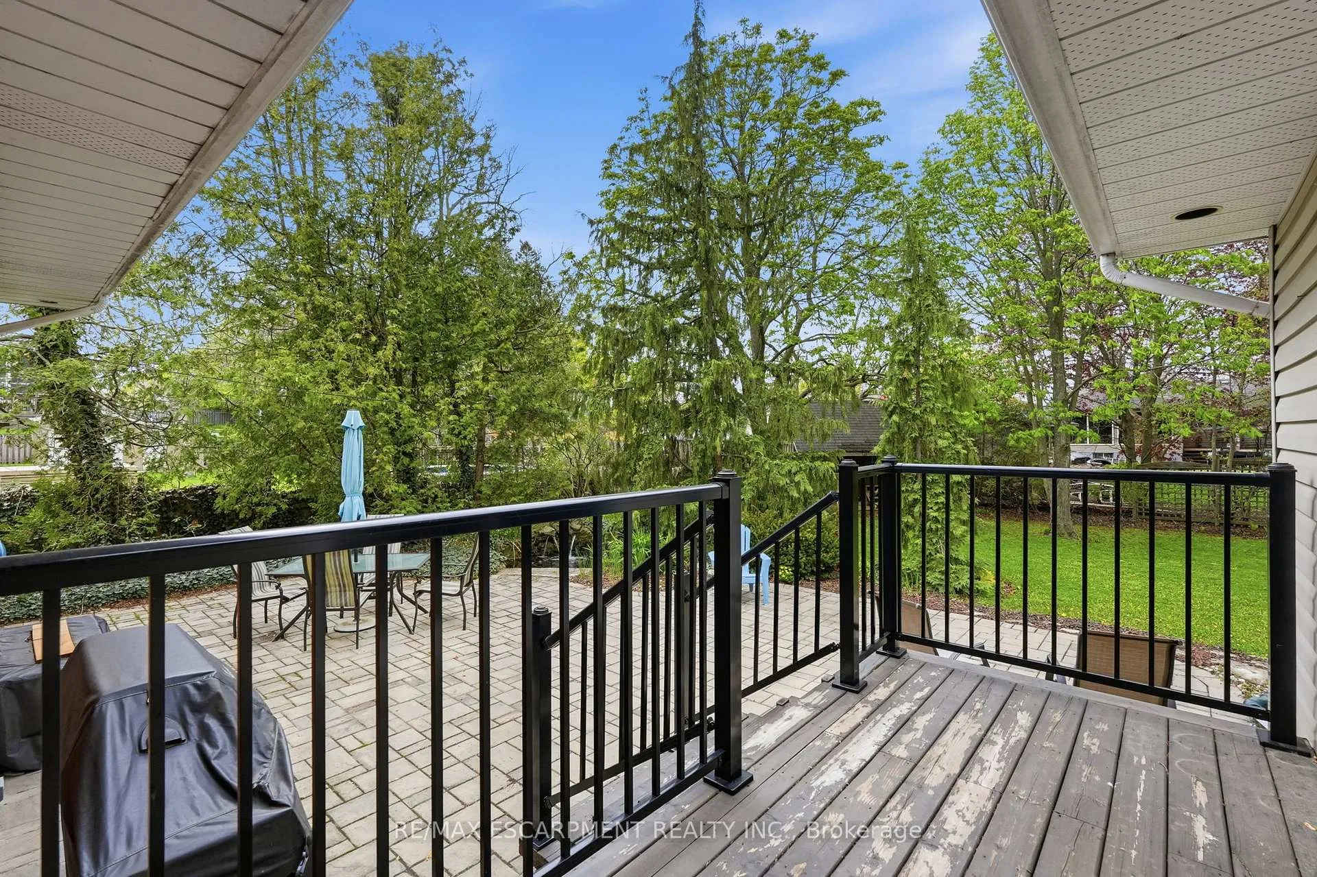 Photo 42 of 21 Brian Boulevard, Hamilton, Waterdown — HOMEH