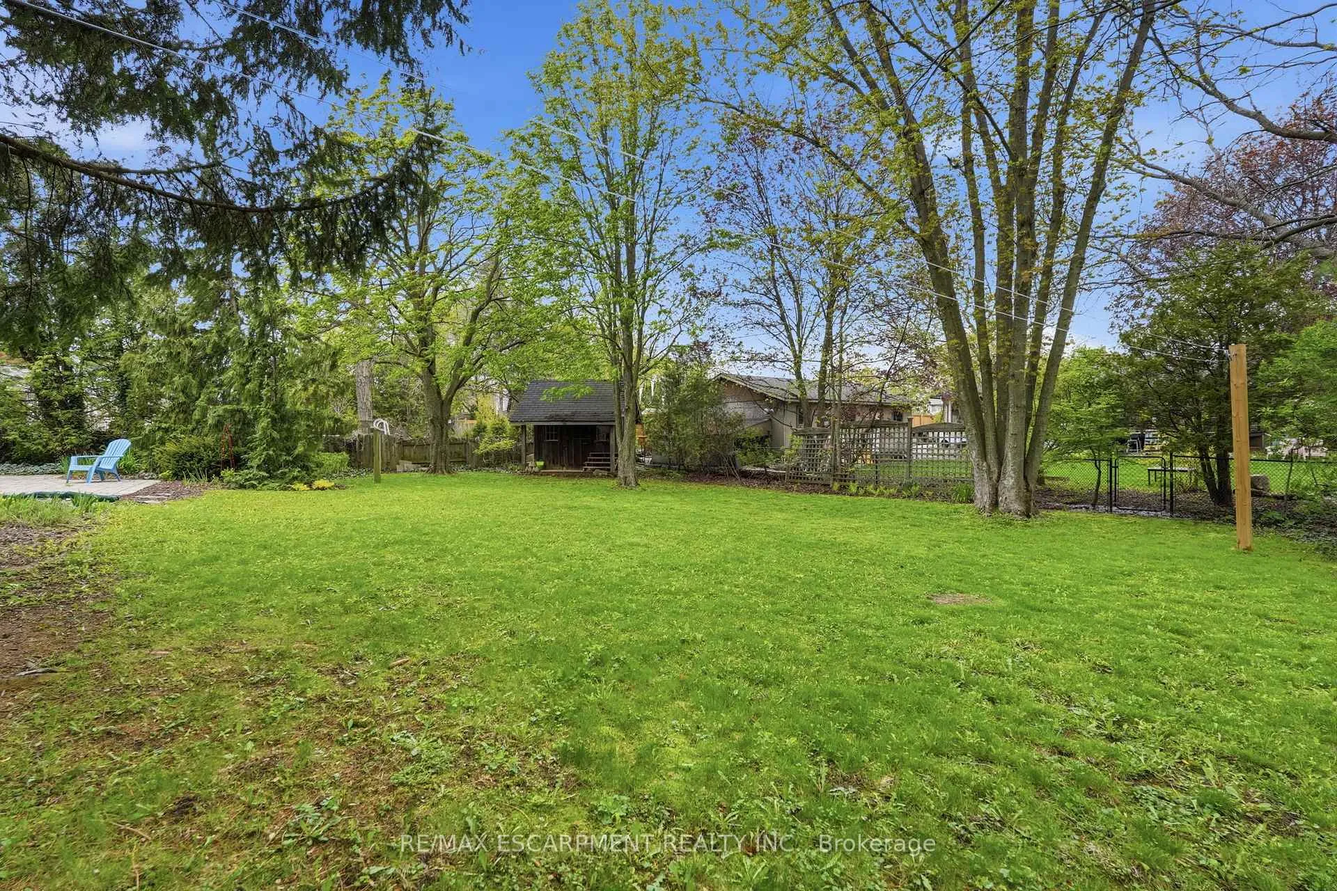 Photo 45 of 21 Brian Boulevard, Hamilton, Waterdown — HOMEH