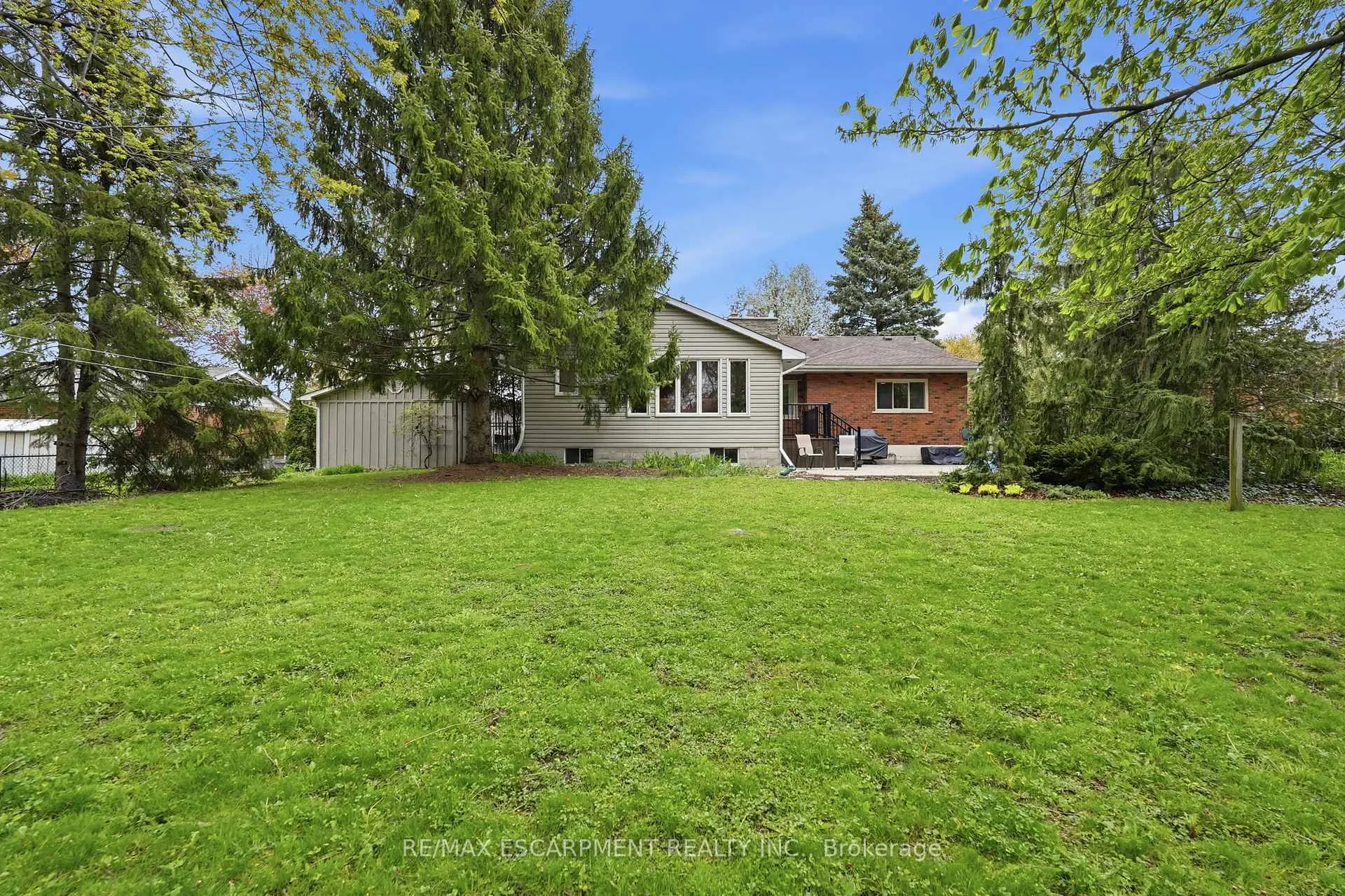 Photo 47 of 21 Brian Boulevard, Hamilton, Waterdown — HOMEH