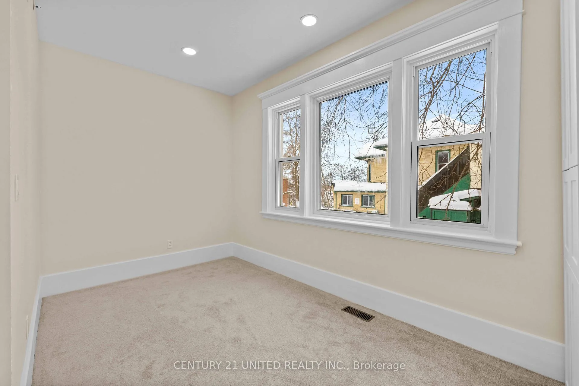 Photo 3 of 375 Downie Street, Peterborough, Town Ward 3 — HOMEH