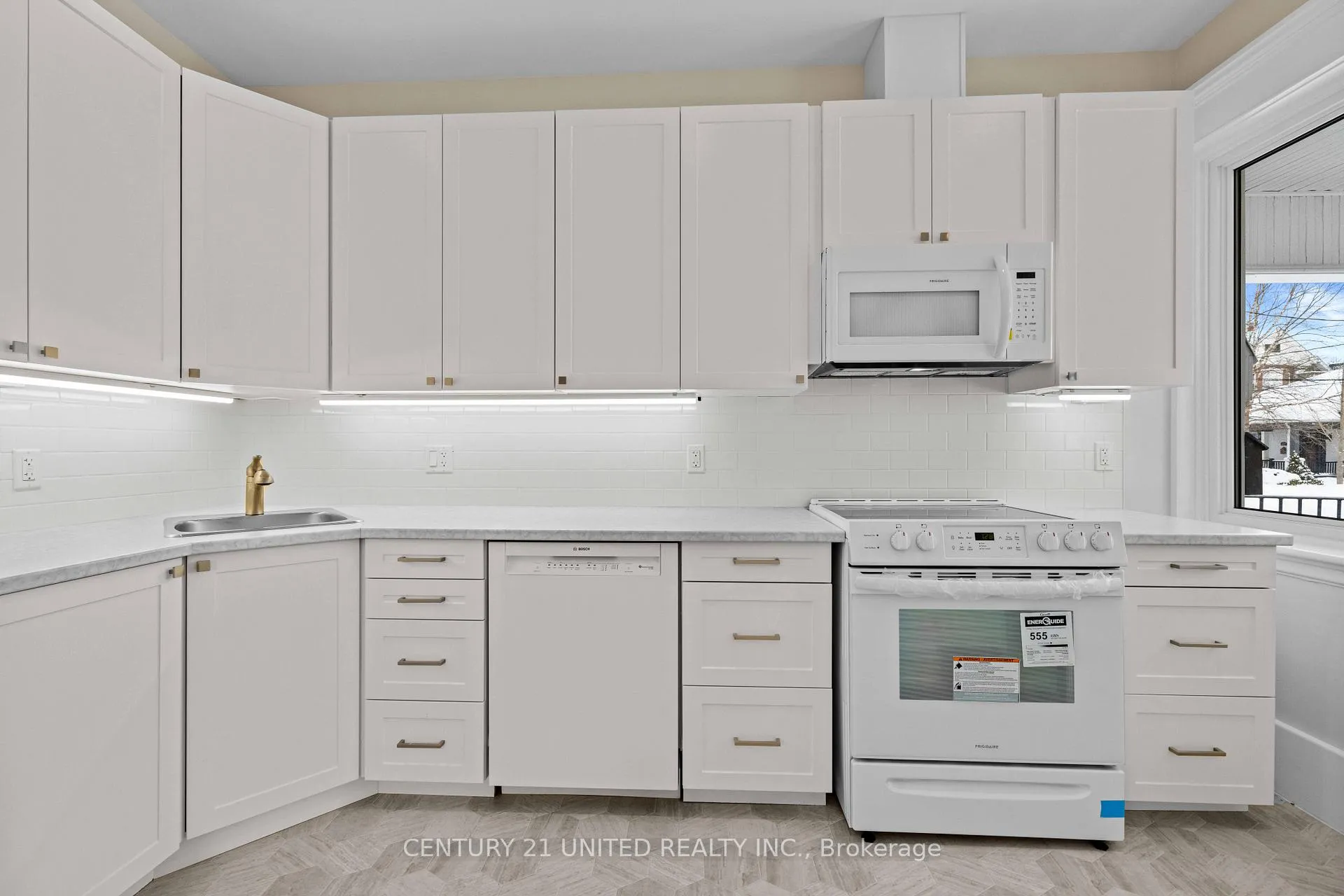 Photo 11 of 375 Downie Street, Peterborough, Town Ward 3 — HOMEH