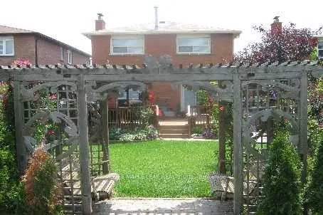 Photo 7 of 115 Cabinet Crescent, Vaughan, West Woodbridge — HOMEH
