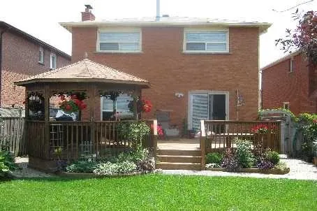 Photo 8 of 115 Cabinet Crescent, Vaughan, West Woodbridge — HOMEH