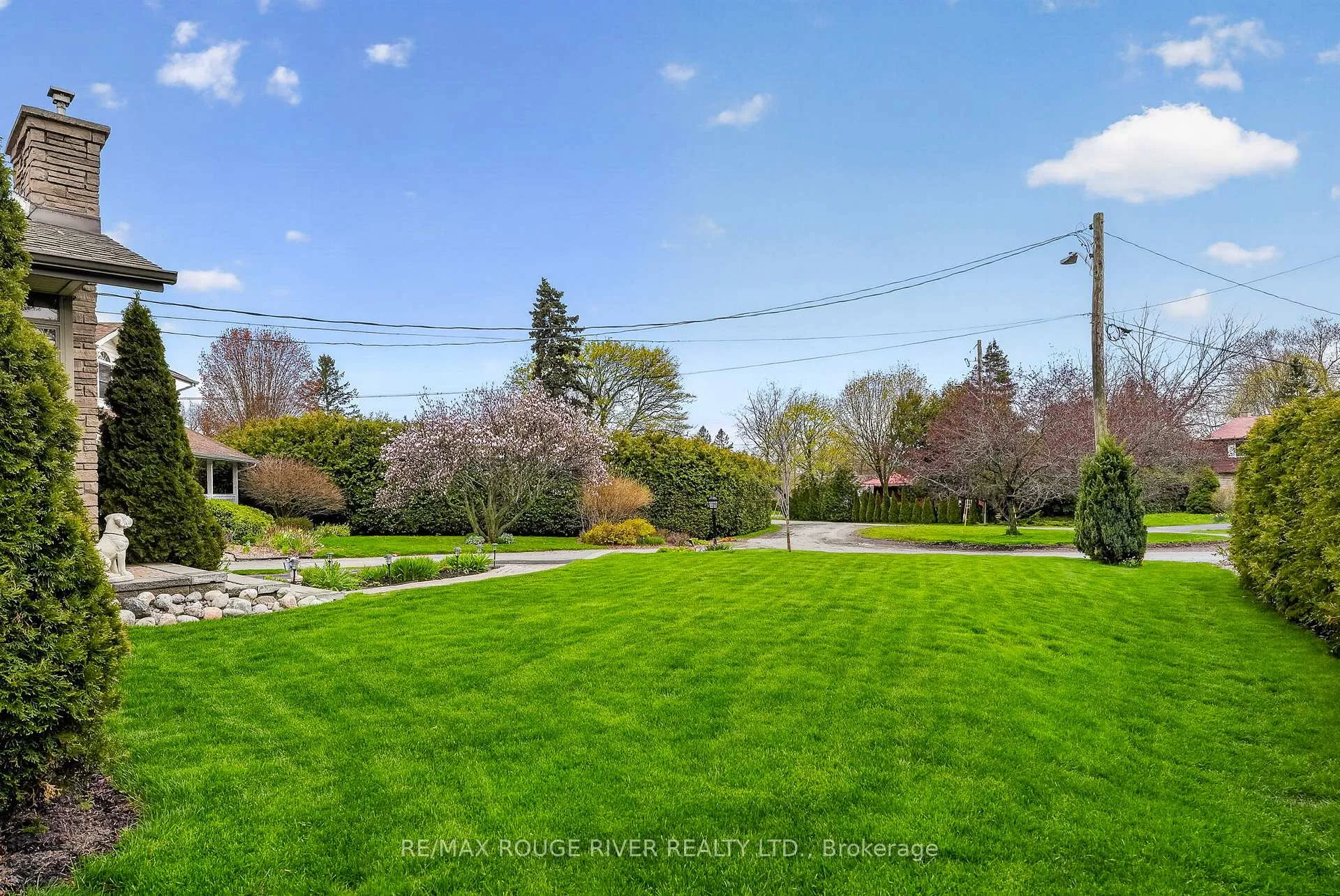 Photo 4 of 6 St. Lawrence Place, Cobourg — HOMEH