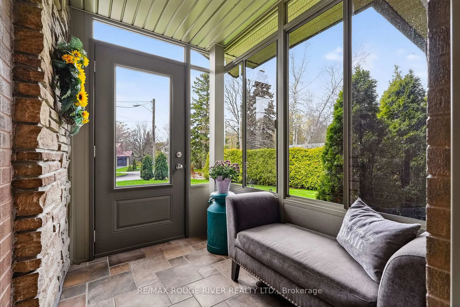 Photo 8 of 6 St. Lawrence Place, Cobourg — HOMEH
